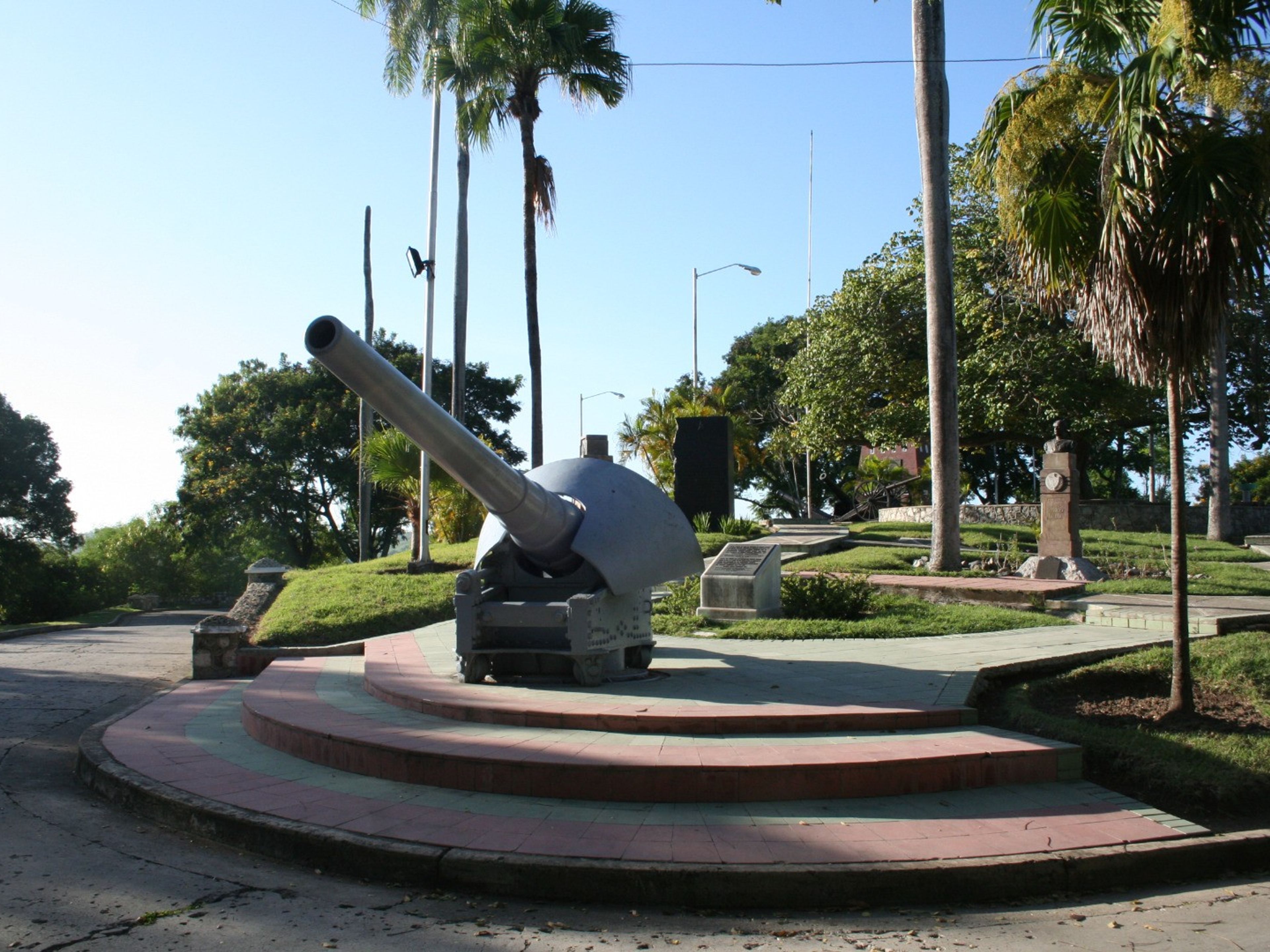 Excursión "SANTIAGO DE CUBA OVERNIGHT". Loma de San Juan monument panoramic view, Santiago de Cuba city