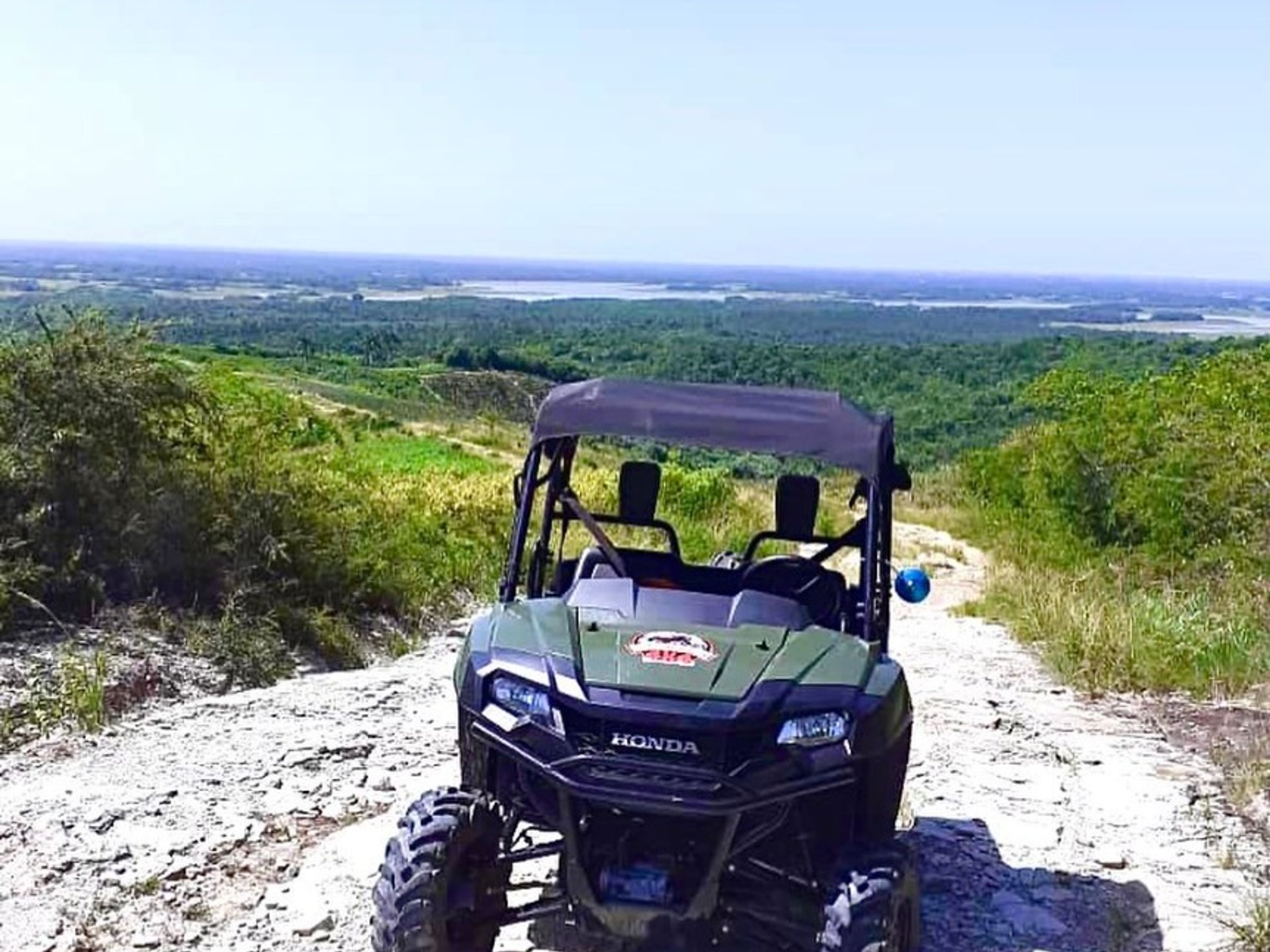Tour “GIRO IN BUGGY: VISITA ALLA DIGA DI EL SALTO”. “BUGGY TOURS: VISIT TO EL SALTO DAM” Tour, Viñales, Pinar del Río, Cuba.