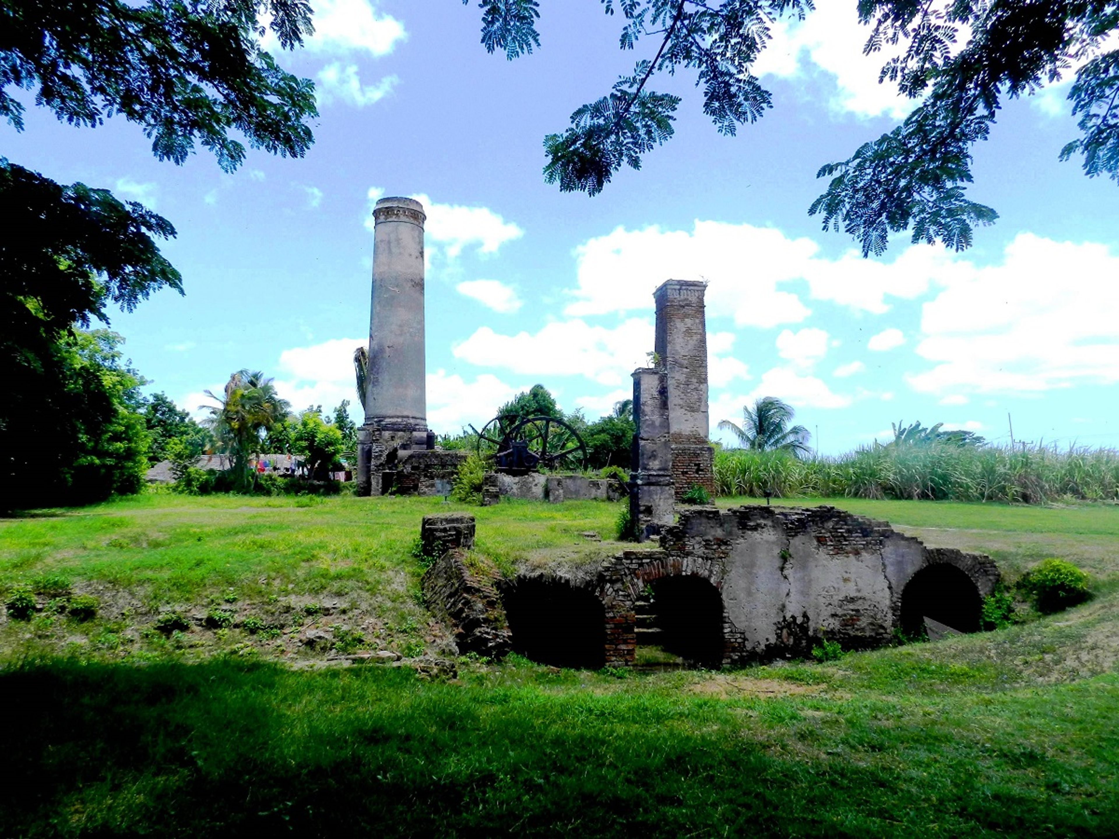 Jeep Safari “SIERRA DE CUBITAS". Santa Isabel sugar mill ruins
