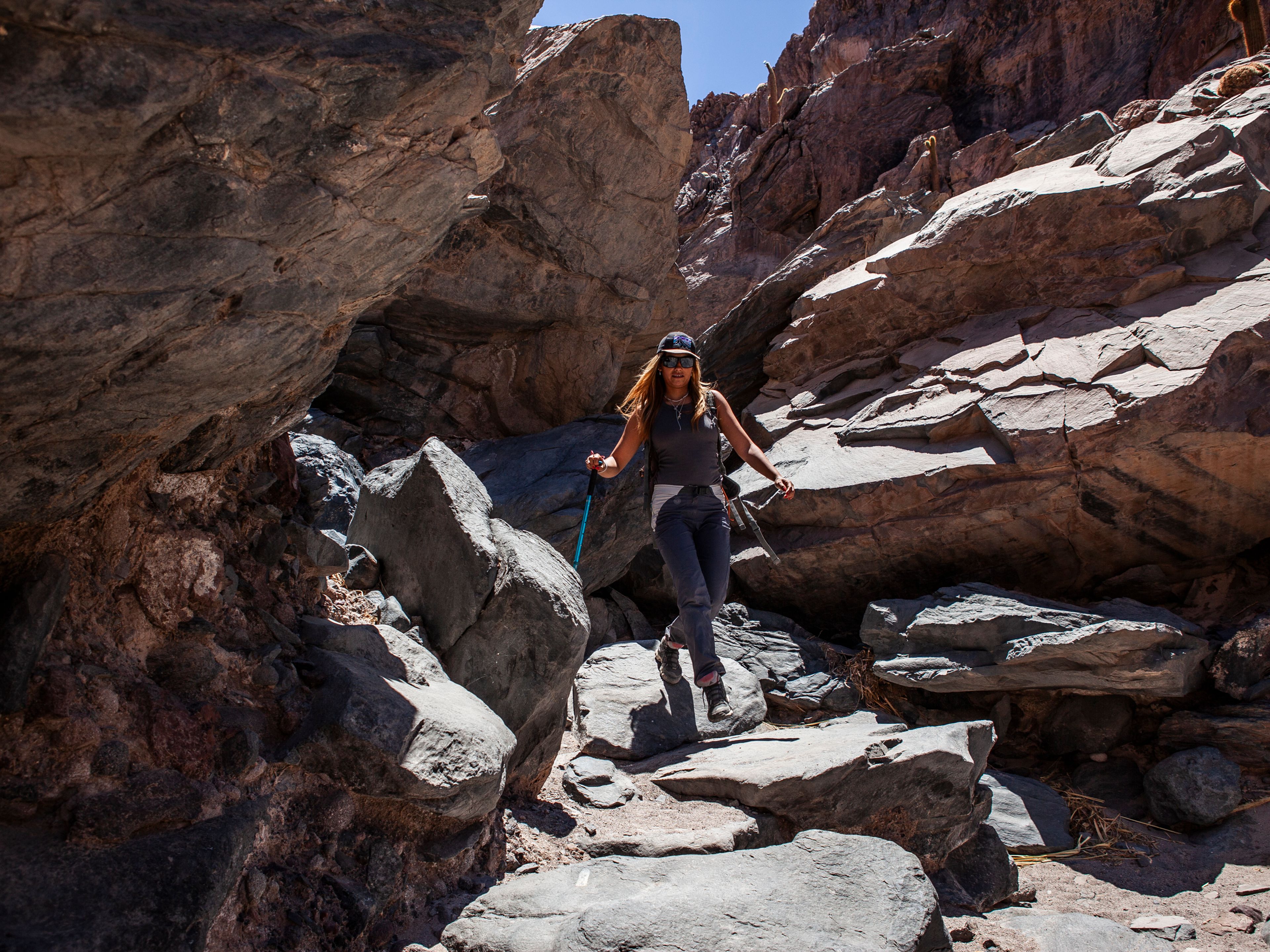 "TREKKING ZU DEN VERBORGENEN WASSERFÄLLEN + TAL DER KAKTEEN" PREMIUM Tour. "TREKKING TO THE HIDDEN WATERFALLS + CACTUS VALLEY" PREMIUM Tour, San Pedro de Atacama, Chile.