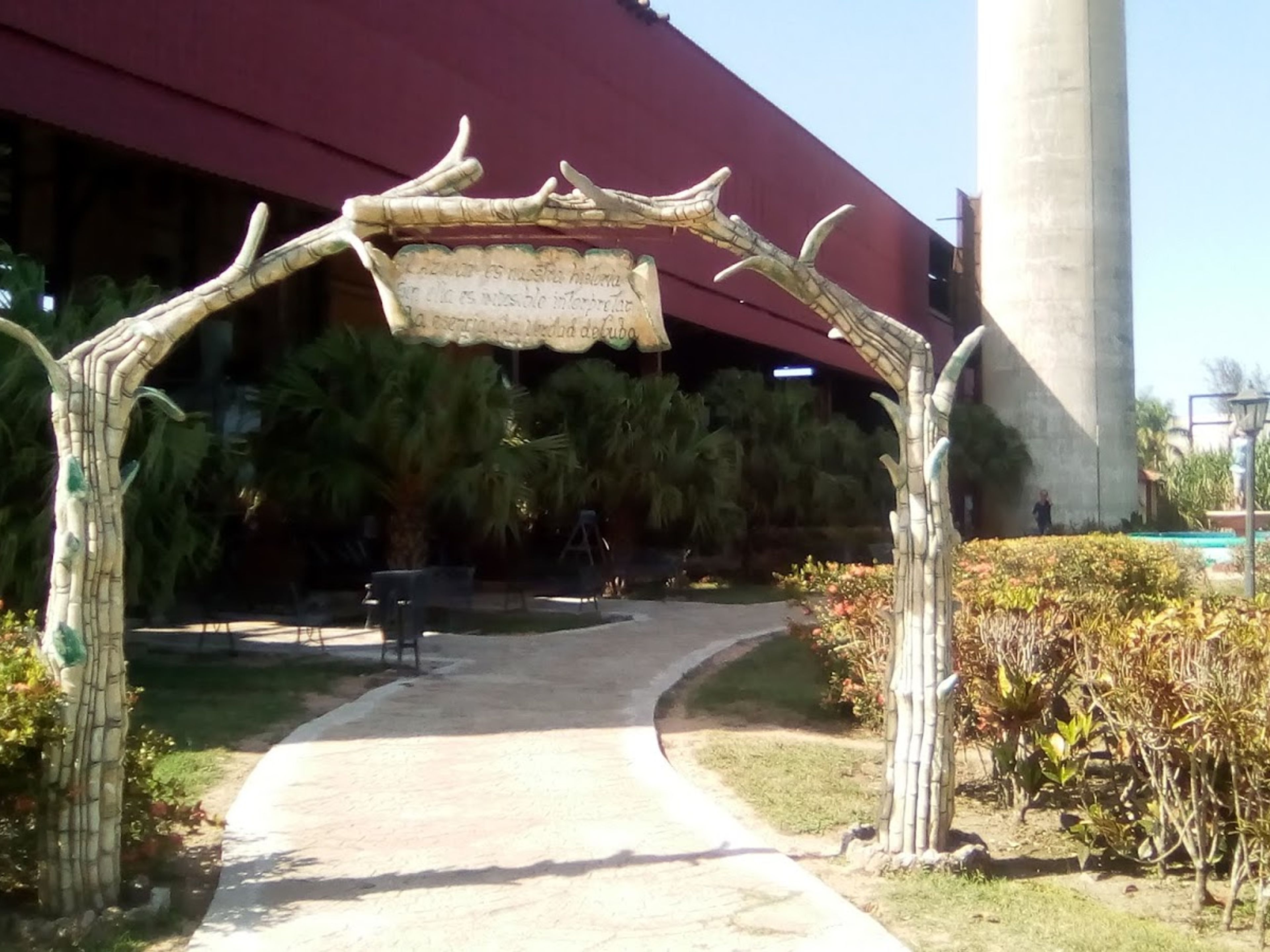 Excursão "AÇÚCAR, TABACO E RUM". The "José Smith Comas" Steamship, the Sugar Museum, Cardenas, Matanzas, Cuba.