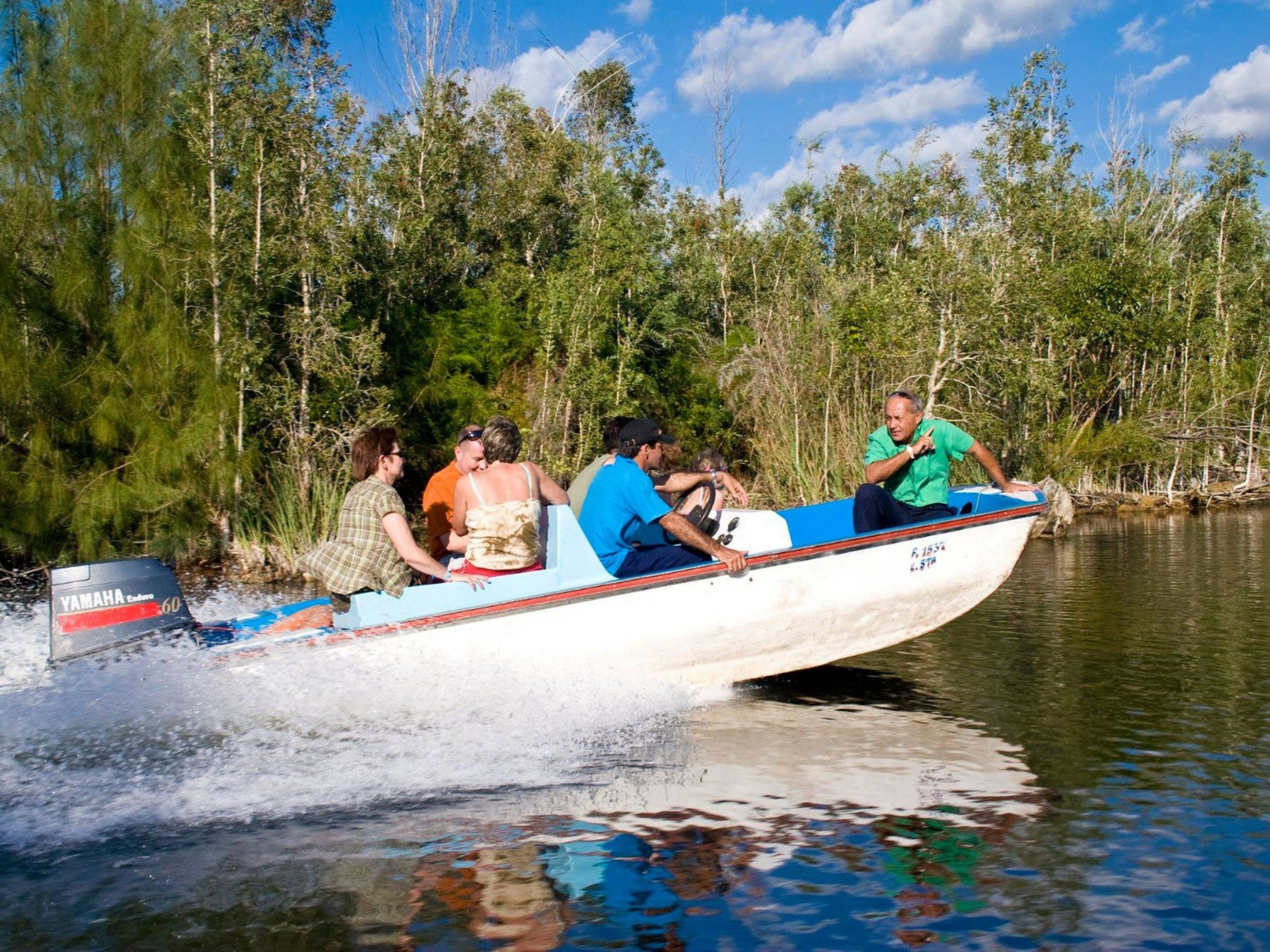 Tour "Entdecken Sie Guamá und seine Tauchgebiete in Oldtimern“. Guama tourist park, Zapata peninsula, Matanzas. “Discovering Guamá and its diving areas in Classic Cars” Tour