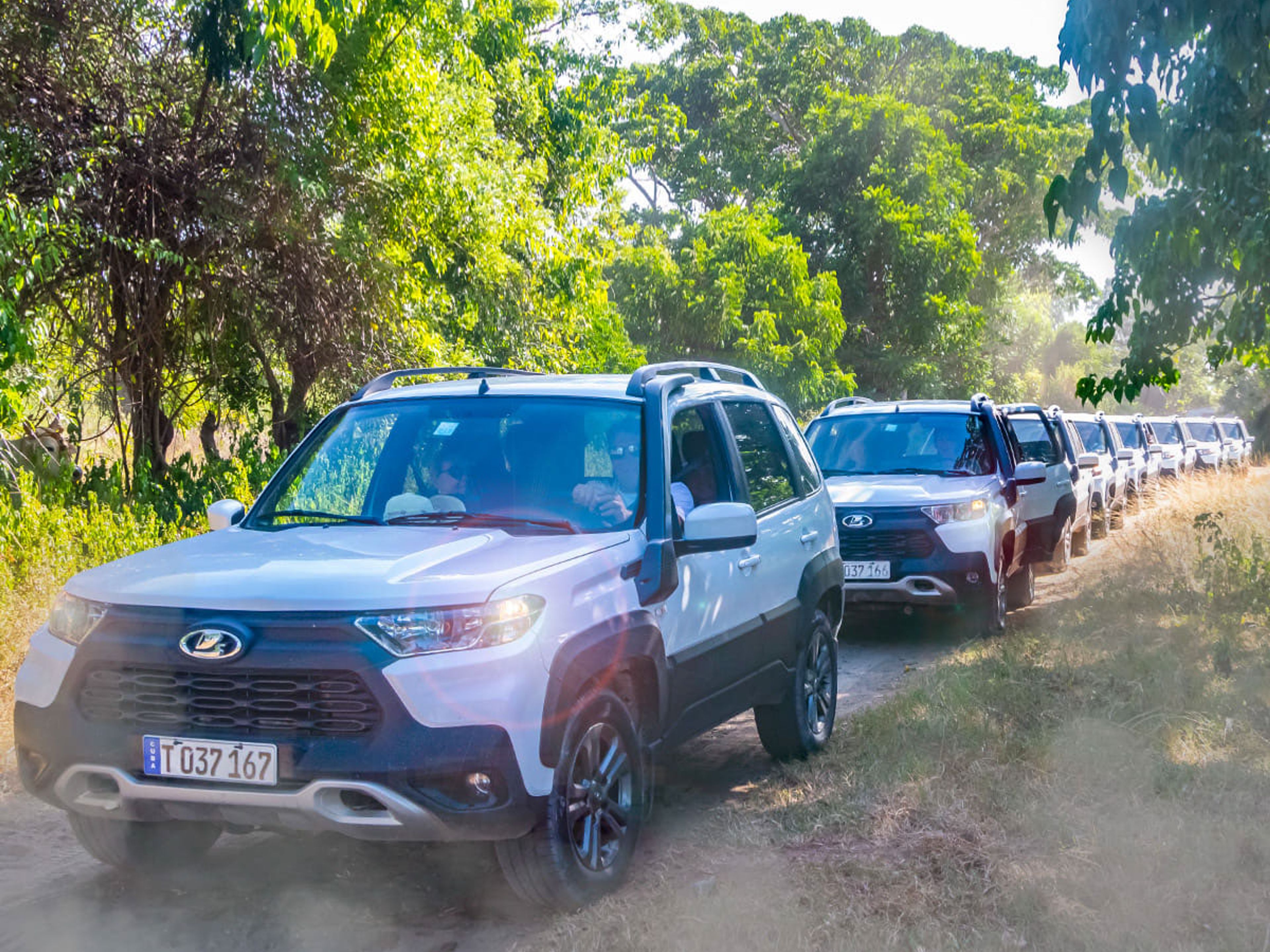 Jeep Safari "CIENFUEGOS + TOPES DE COLLANTES + TRINIDAD OVERNIGHT"