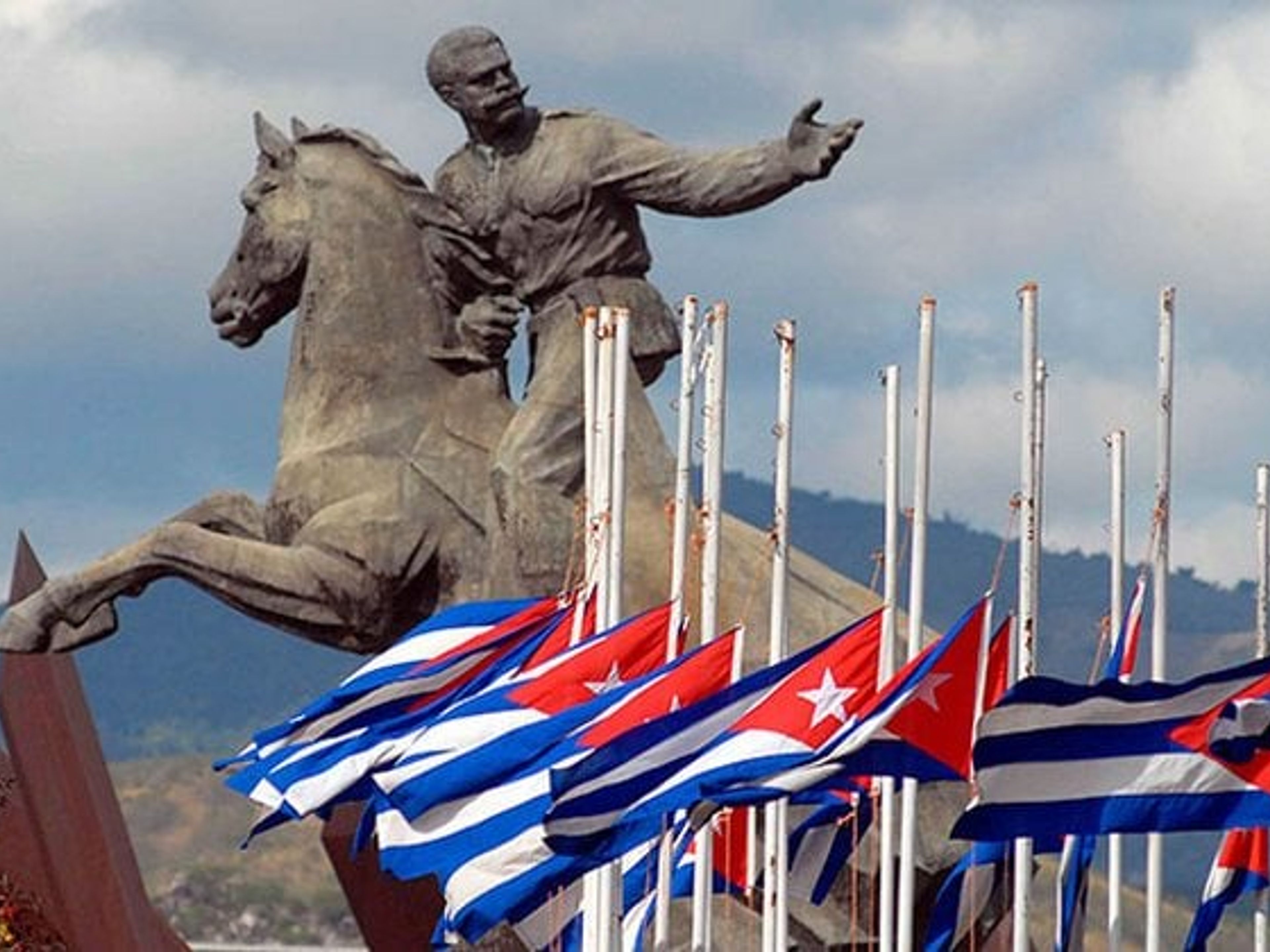 Jeep Safari "SANTIAGO DE CUBA CITY TOUR". Antonio Maceo Square in Santiago de Cuba City, Cuba