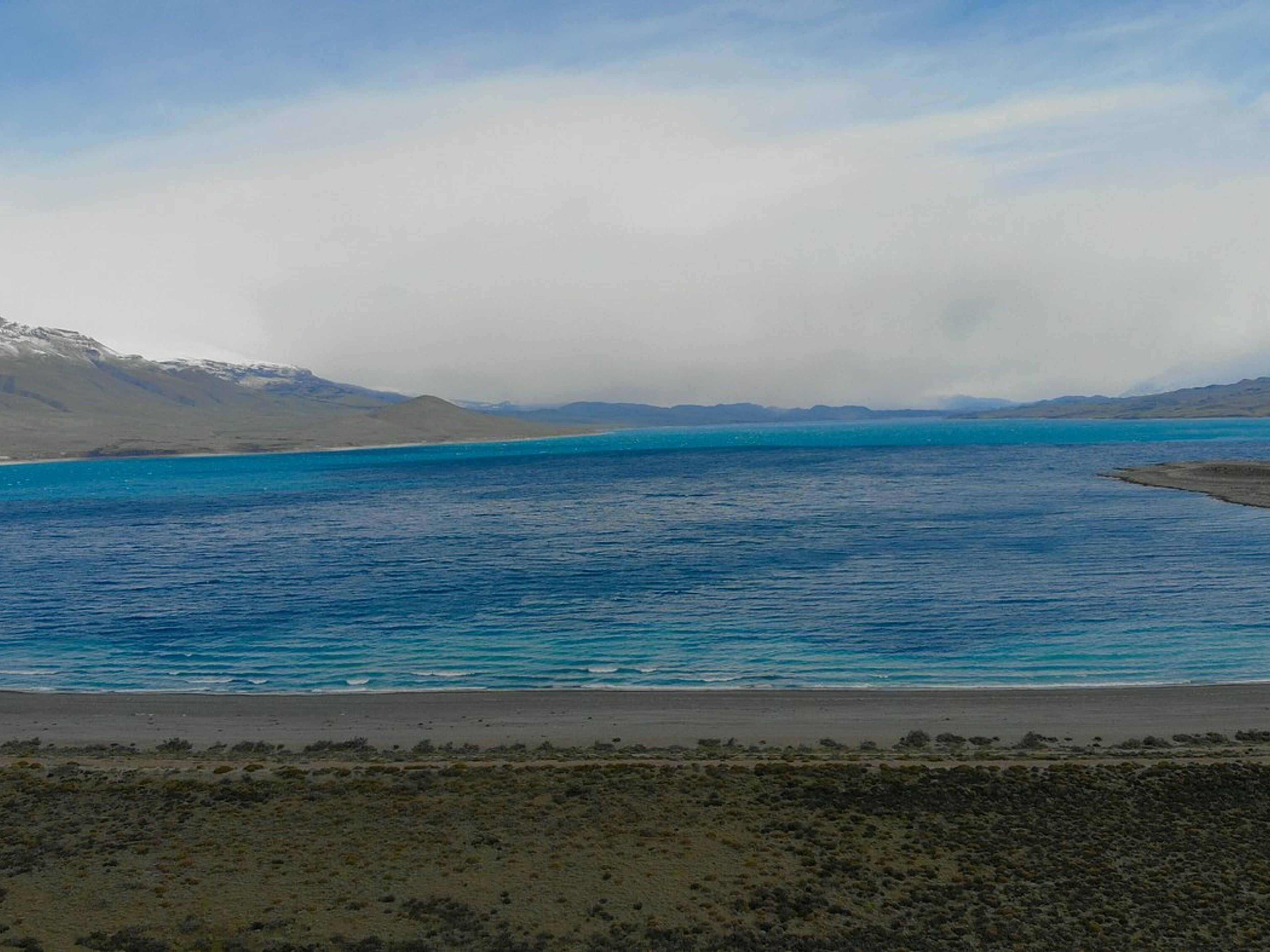 Tур "ПЕШЕХОДНАЯ ПРОГУЛКА ПО ЛАГО САРМИЕНТО И ЛАГУНА АМАРГА + ЛАНЧ-БОКС". "LAGO SARMIENTO AND LAGUNA AMARGA TREKKING + BOX LUNCH" Tour, Torres del Paine National Park, Chile.