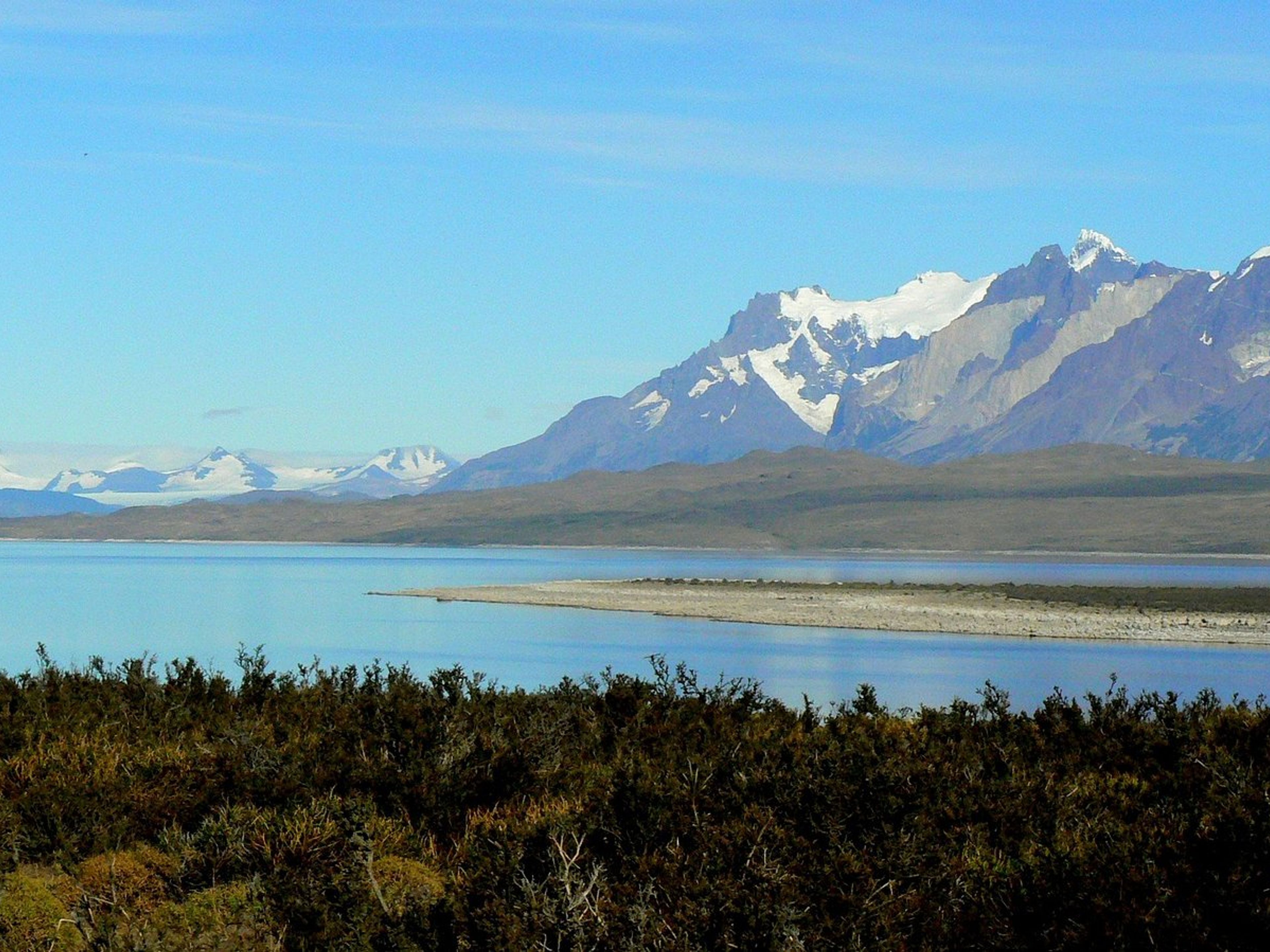 "LAGO SARMIENTO AND LAGUNA AMARGA TREKKING + BOX LUNCH" Tour. "LAGO SARMIENTO AND LAGUNA AMARGA TREKKING + BOX LUNCH" Tour, Torres del Paine National Park, Chile.