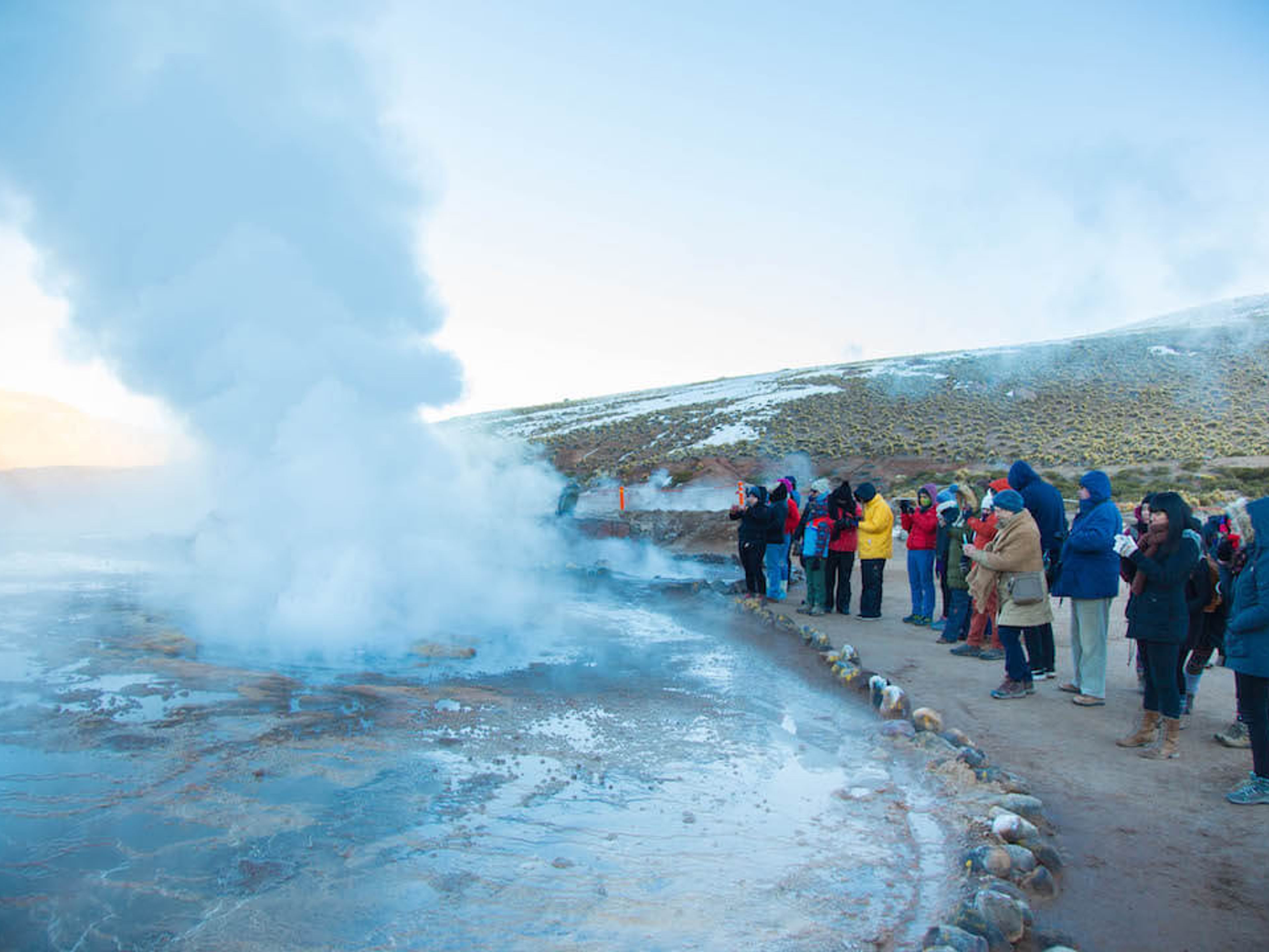 EXKURSION "TATIO-GEYSIRE UND ATACAMEÑA-DÖRFER". Geysers del Tatio, Antofagasta region, Chile.