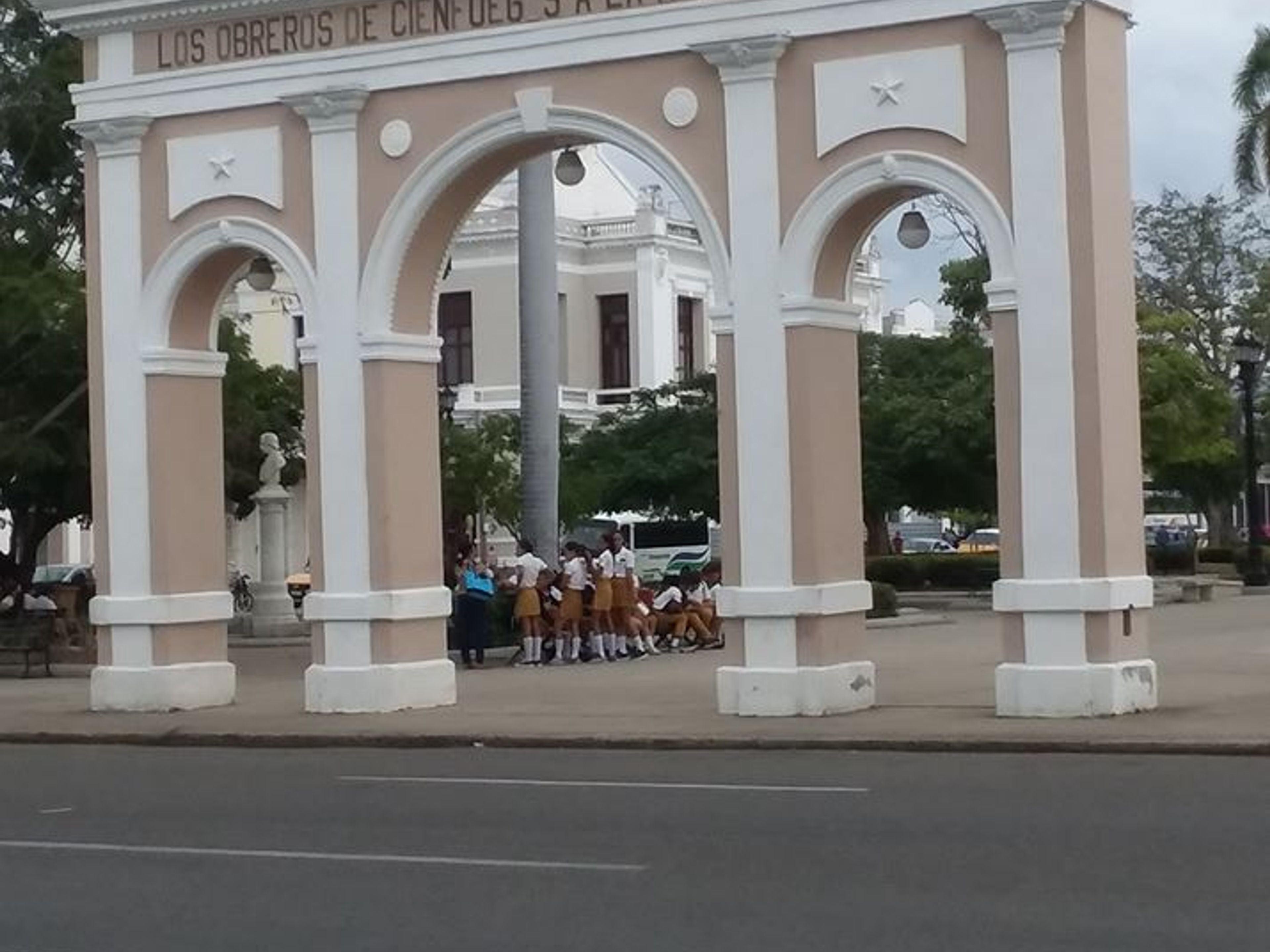 Тур "ТРАНСФЕР В ТРИНИДАД (В ОДНУ СТОРОНУ) + 2 ЧАСА ГОРОДСКОЙ ТУР В СЬЕНФУЭГОС". null