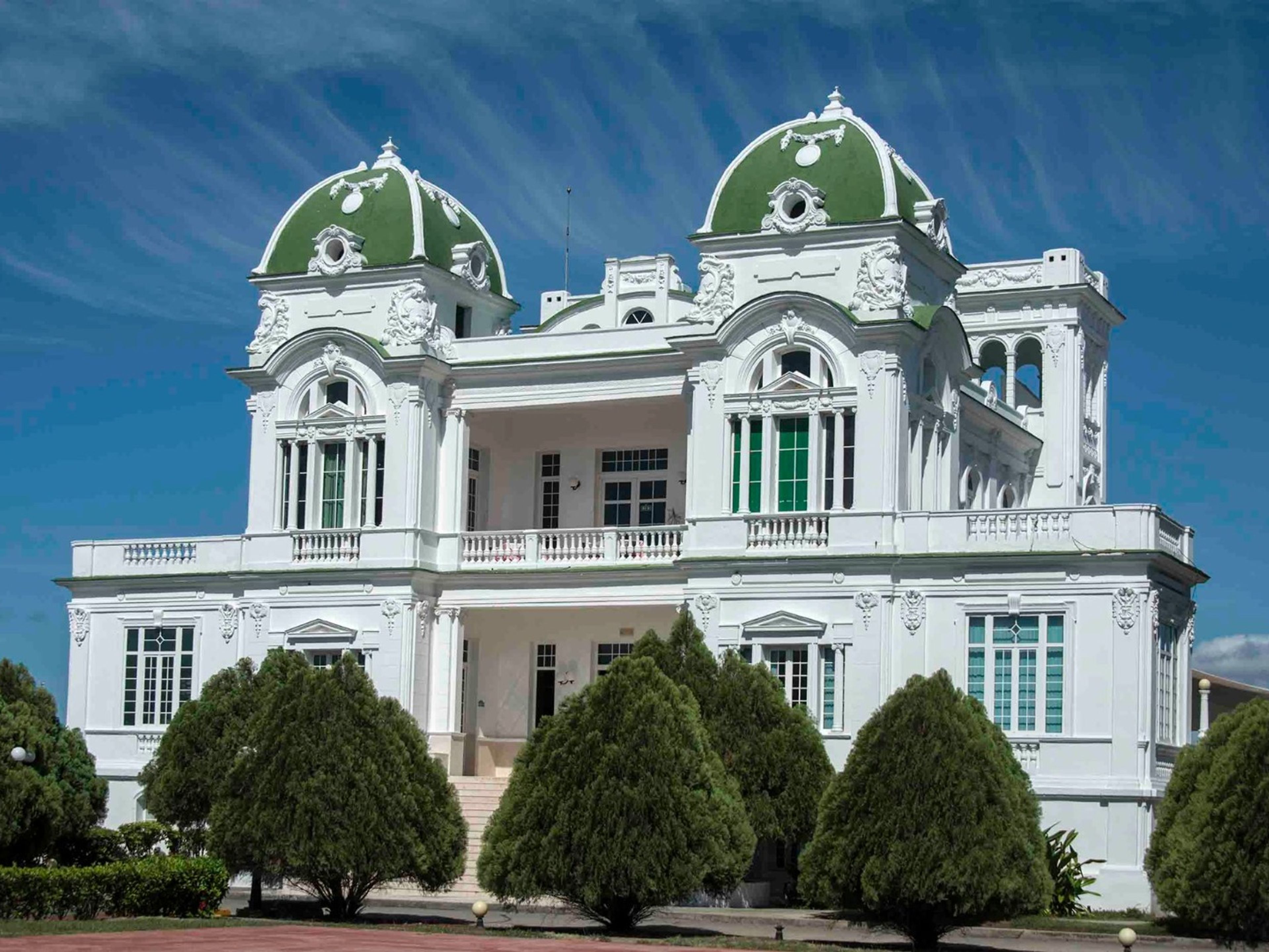 Tour “TRASFERIMENTO A CIENFUEGOS (SOLO ANDATA) + 2 ORE DI CITY TOUR A CIENFUEGOS“. Club Cienfuegos panoramic view, Cienfuegos city, Cienfuegos, Cuba.