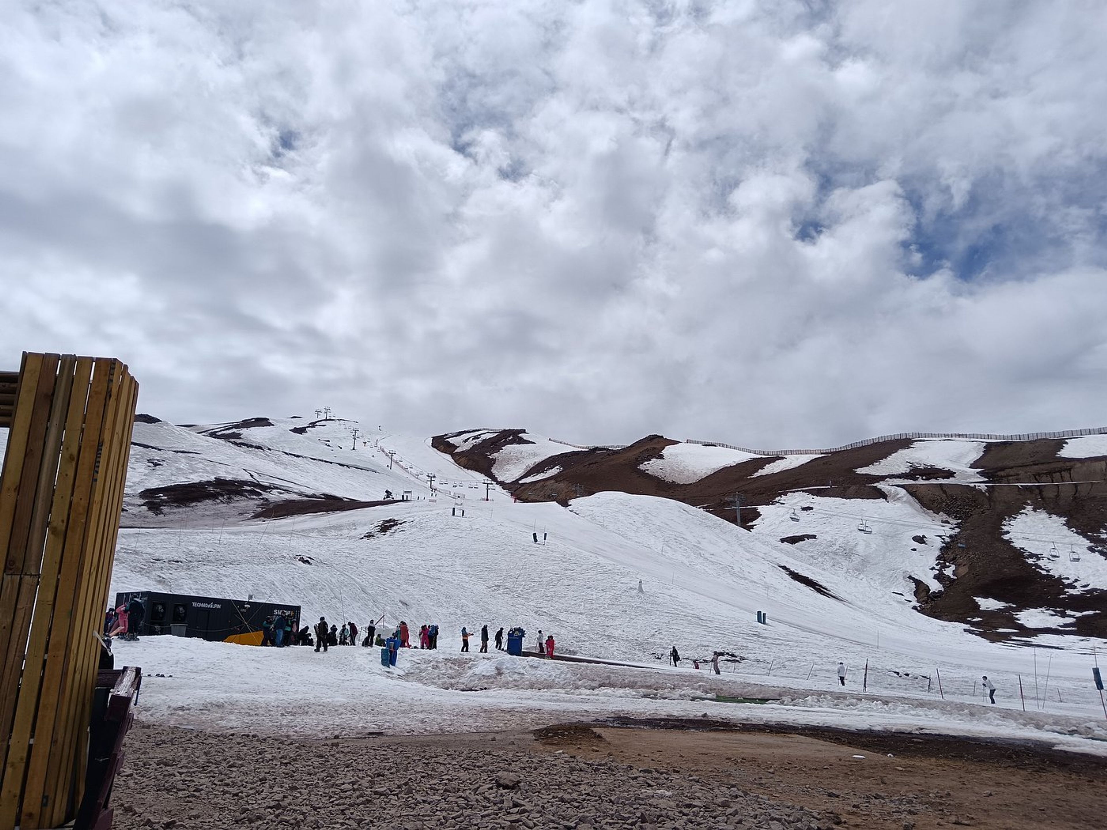 Tour "VISITA PANORAMICA ATTRAVERSO LA CATENA MONTUOSA CILENA". “PANORAMIC VISIT THROUGH THE CHILEAN MOUNTAIN RANGE” Tour, Valle Nevado, El Colorado, and Parque Farellones, Chile.