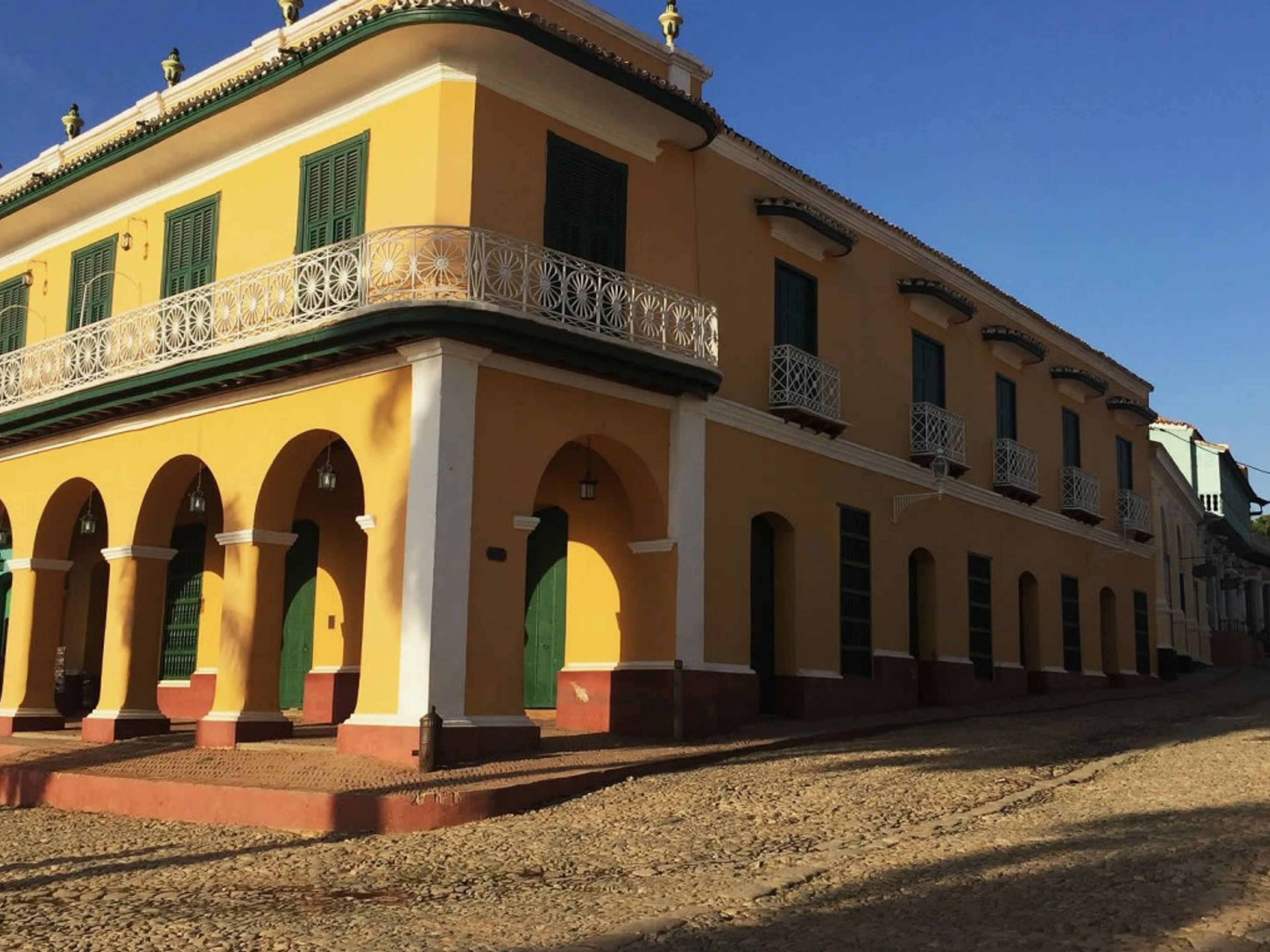 Excursión “PASEO COLECTIVO DESDE TRINIDAD A TOPES DE COLLANTES EN CARROS CLÁSICOS AMERICANOS”. Trinidad Old City panoramic view, Sanctí Spíritus, Cuba.