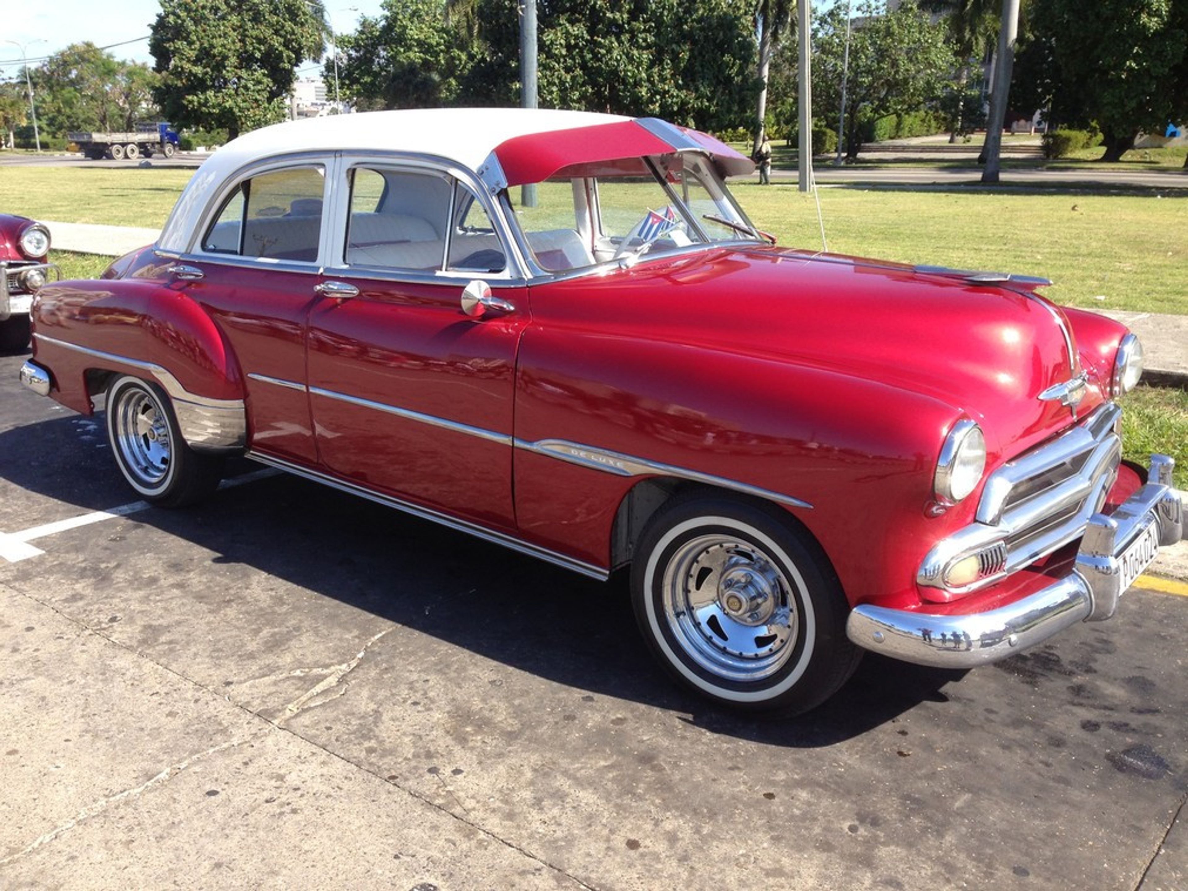 Tour "DIVERTIMENTO A CIENFUEGOS E STORIA A TRINIDAD IN AUTO D'EPOCA AMERICANE". "FUN IN CIENFUEGOS AND HISTORY IN TRINIDAD IN AMERICAN CLASSIC CARS" Tour
