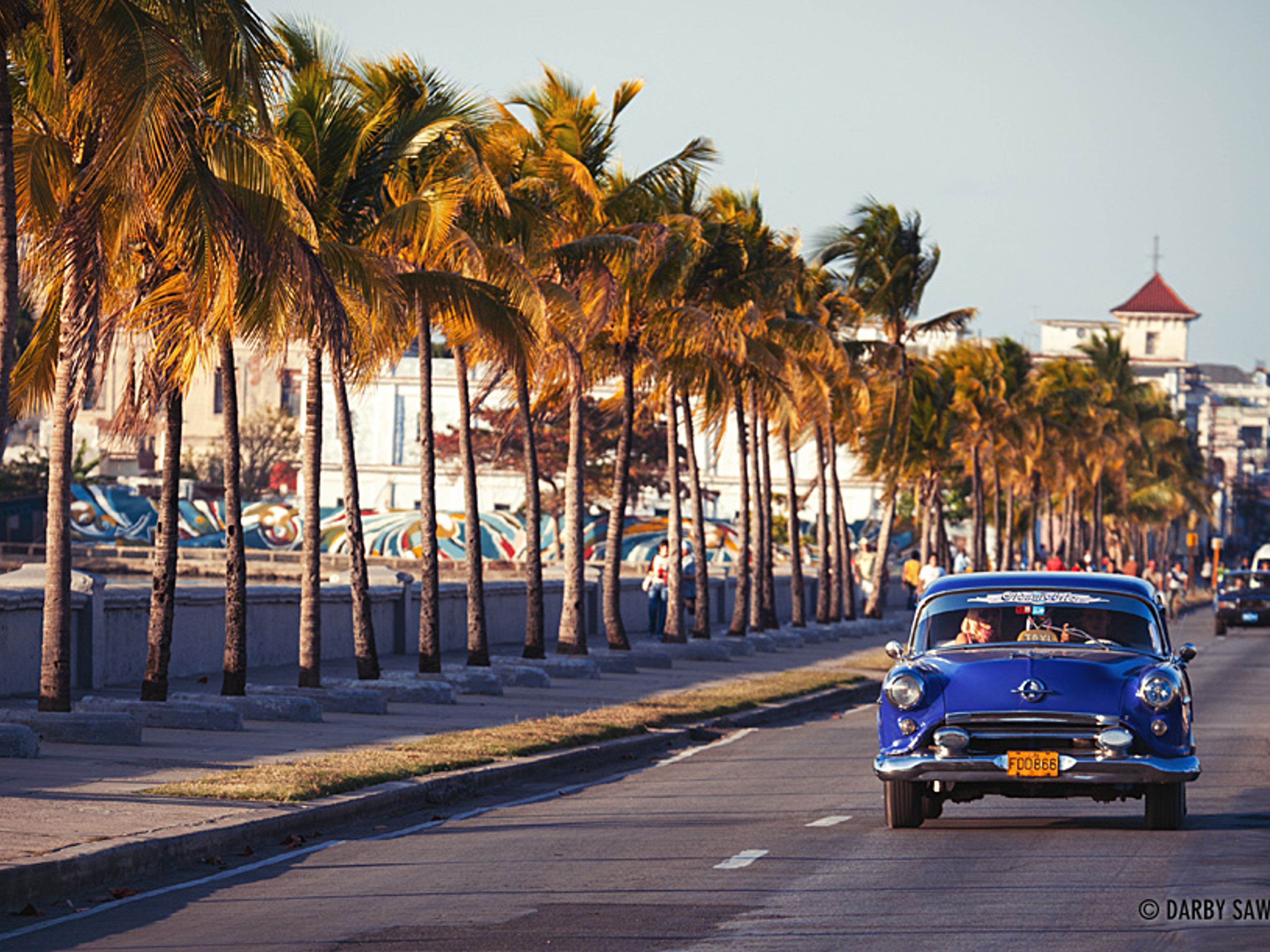 Excursión "DIVERSIÓN EN CIENFUEGOS E HISTORIA EN TRINIDAD EN AUTOS CLÁSICOS AMERICANOS". The Malecon of Cienfuegos panoramic view, Cienfuegos, Cuba.