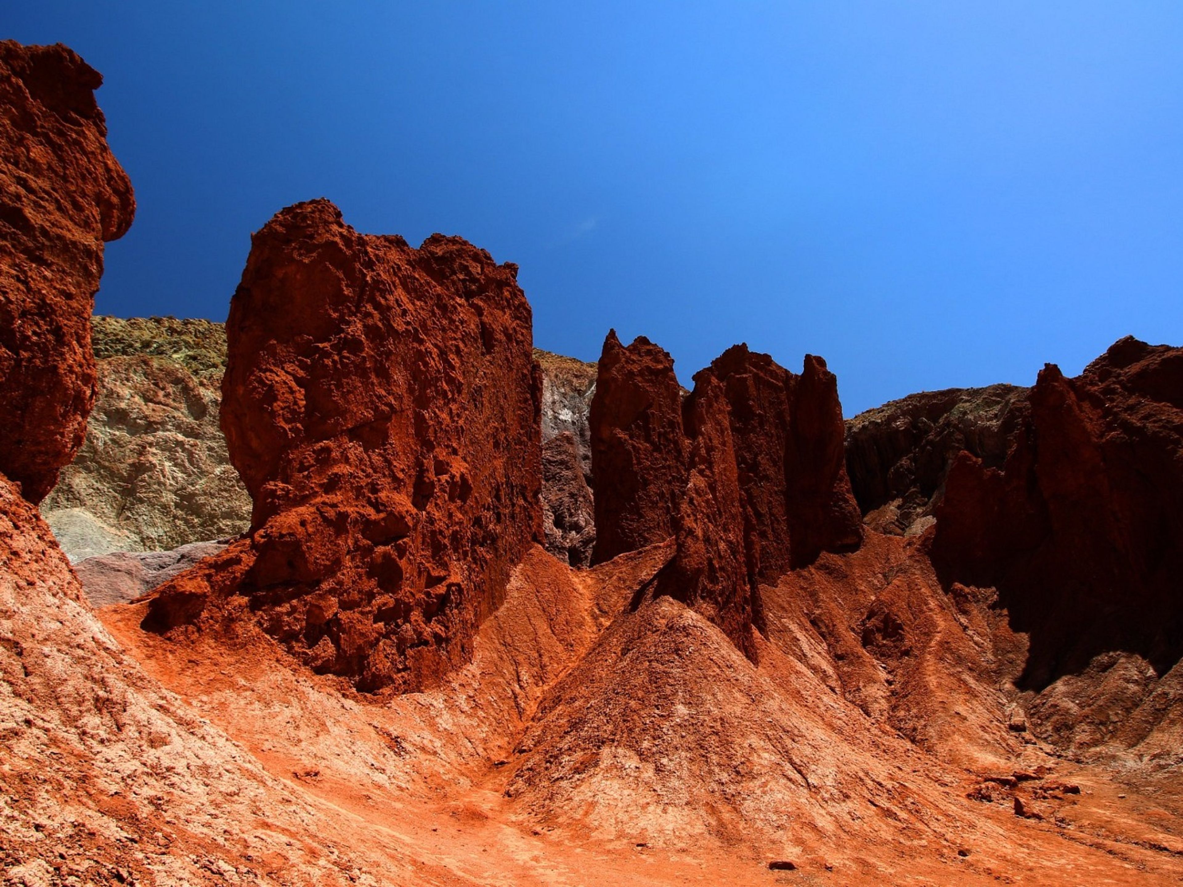 "RAINBOW VALLEY, UND YERBA BUENAS" Tour. "RAINBOW VALLEY AND YERBA BUENAS" Tour, San Pedro de Atacama, Chile.