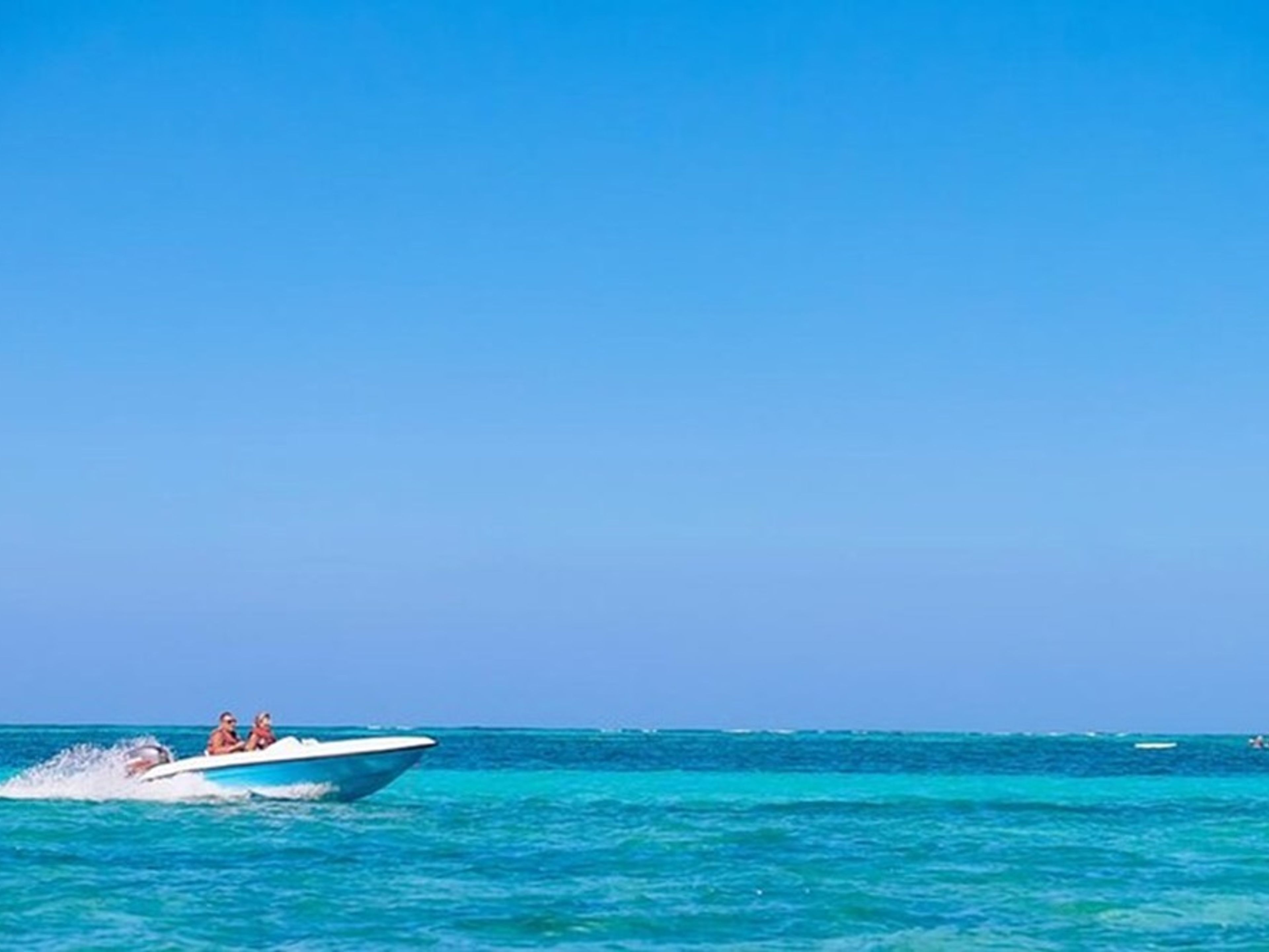Excursión “AVENTURA EN LANCHA RÁPIDA EN PUNTA CANA”. SPEEDBOAT ADVENTURE IN PUNTA CANA, Dominican Republic. 