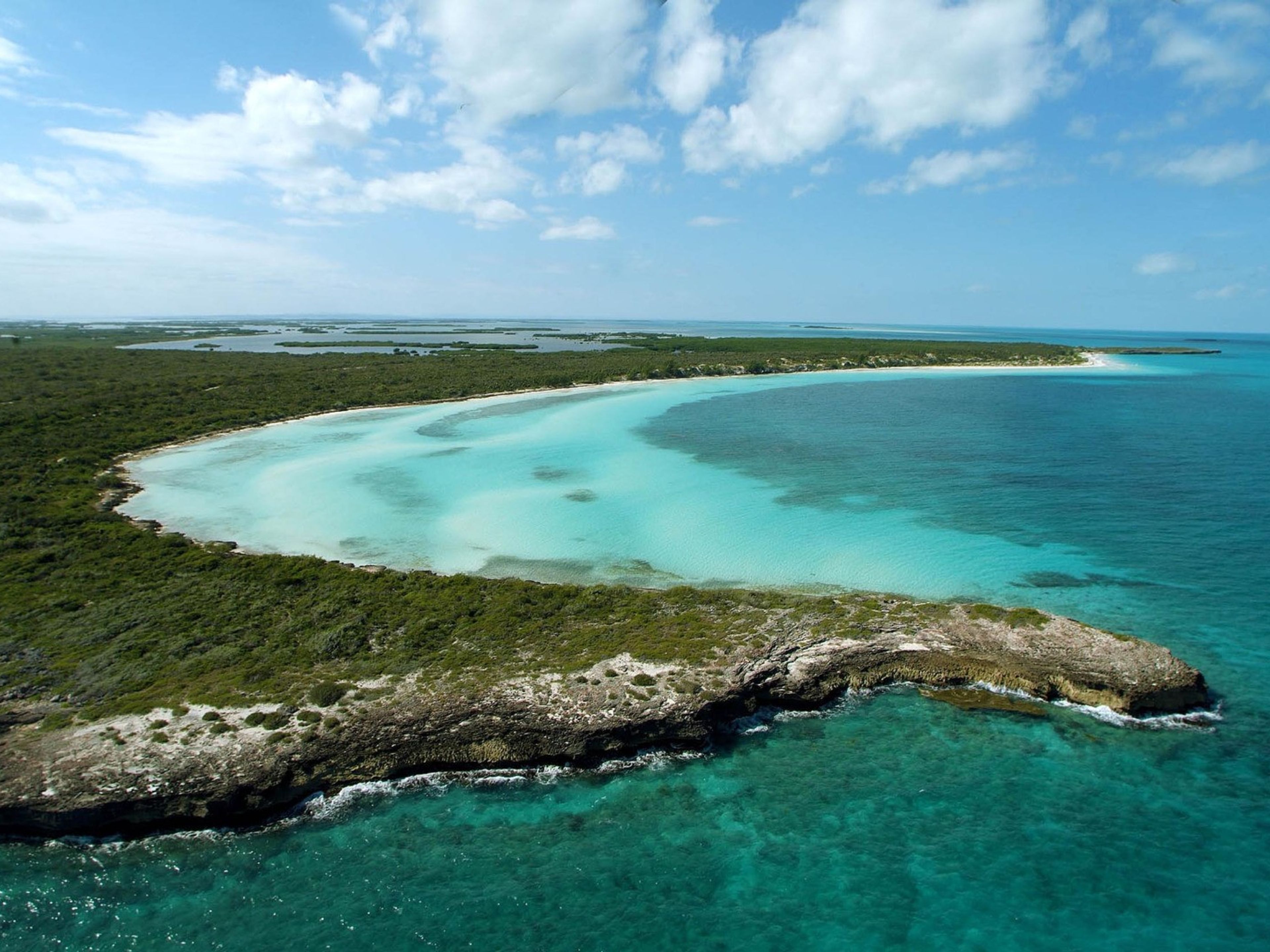 Excursão "SAFARI CAYO MEDIA LUNA". Jardines del Rey panoramic aereal view