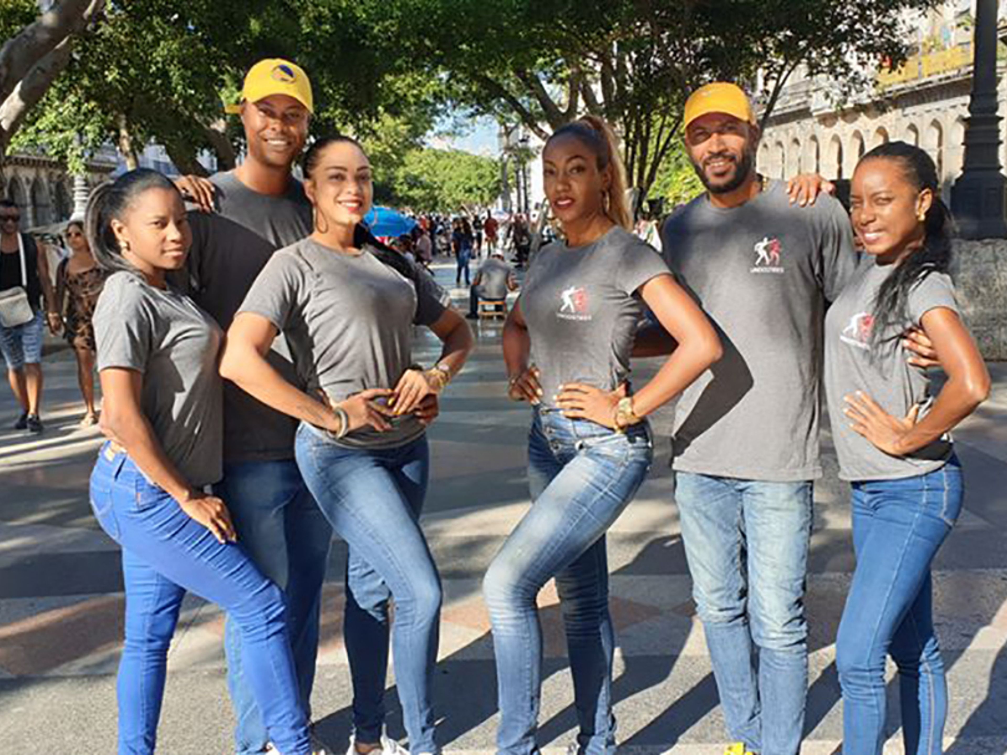 "Cours de danse à La Havane, projet UNDOSTRES". "Dance Classes in Havana", UNDOSTRES Danza Estudio proyect.