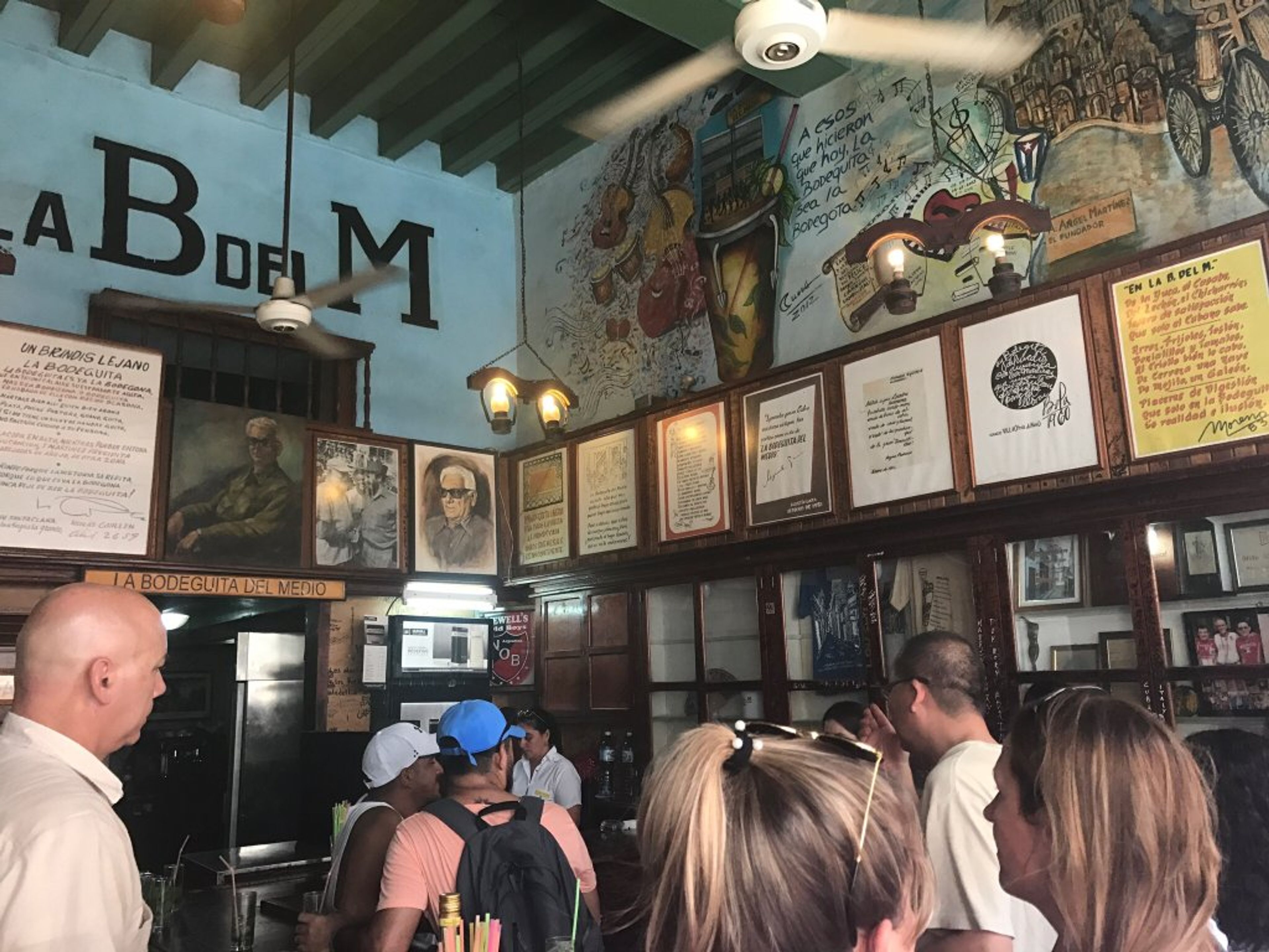 Restaurant La Bodeguita del Medio “DIE AROMEN MEINES HAVANNA“. La Bodeguita del Medio Bar Restaurant, Old Havana, Havana, Cuba.