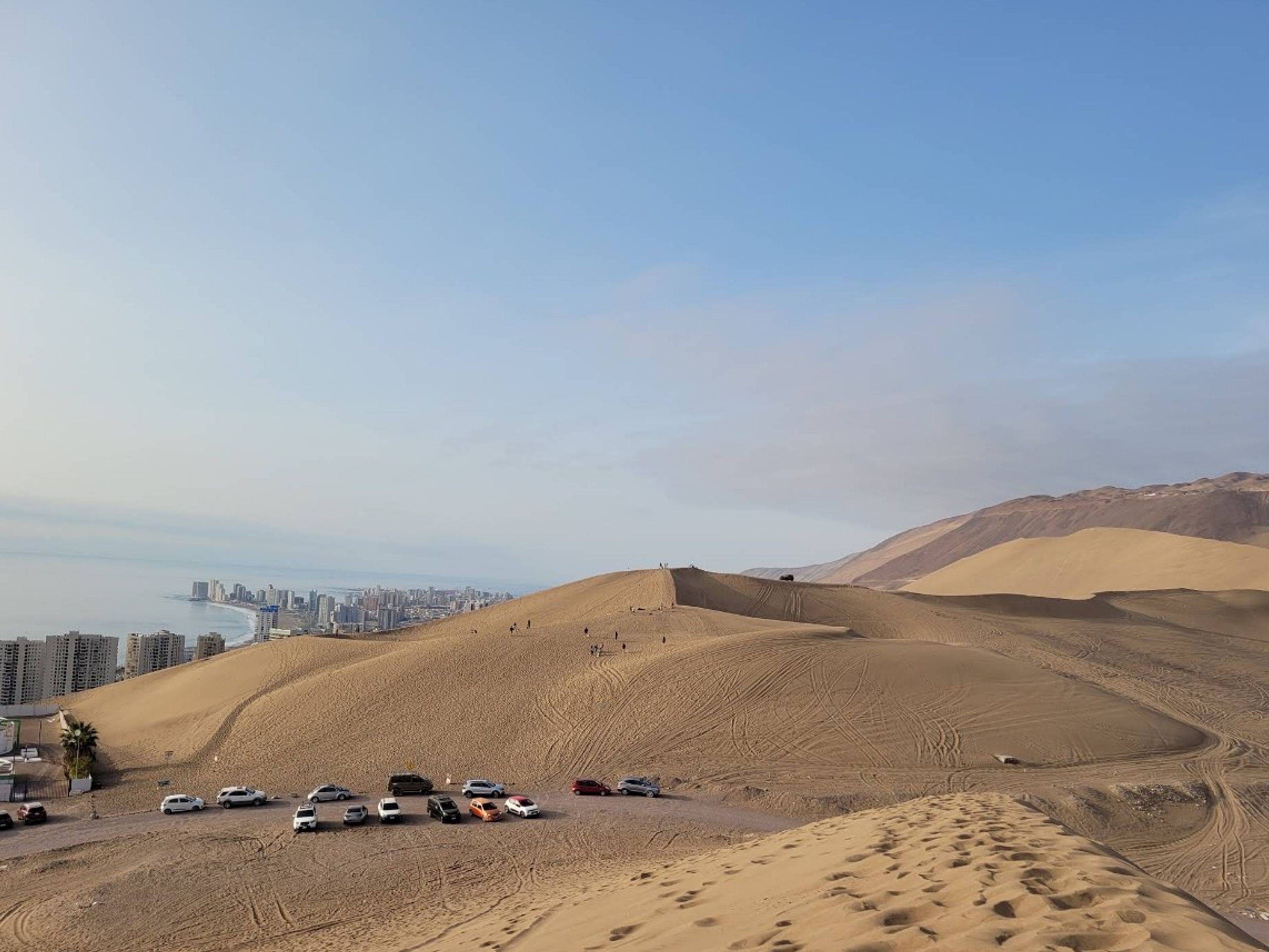 “SANDBOARDEN AUF DER SANDDÜNE CERRO DRAGóN“ Tour. null