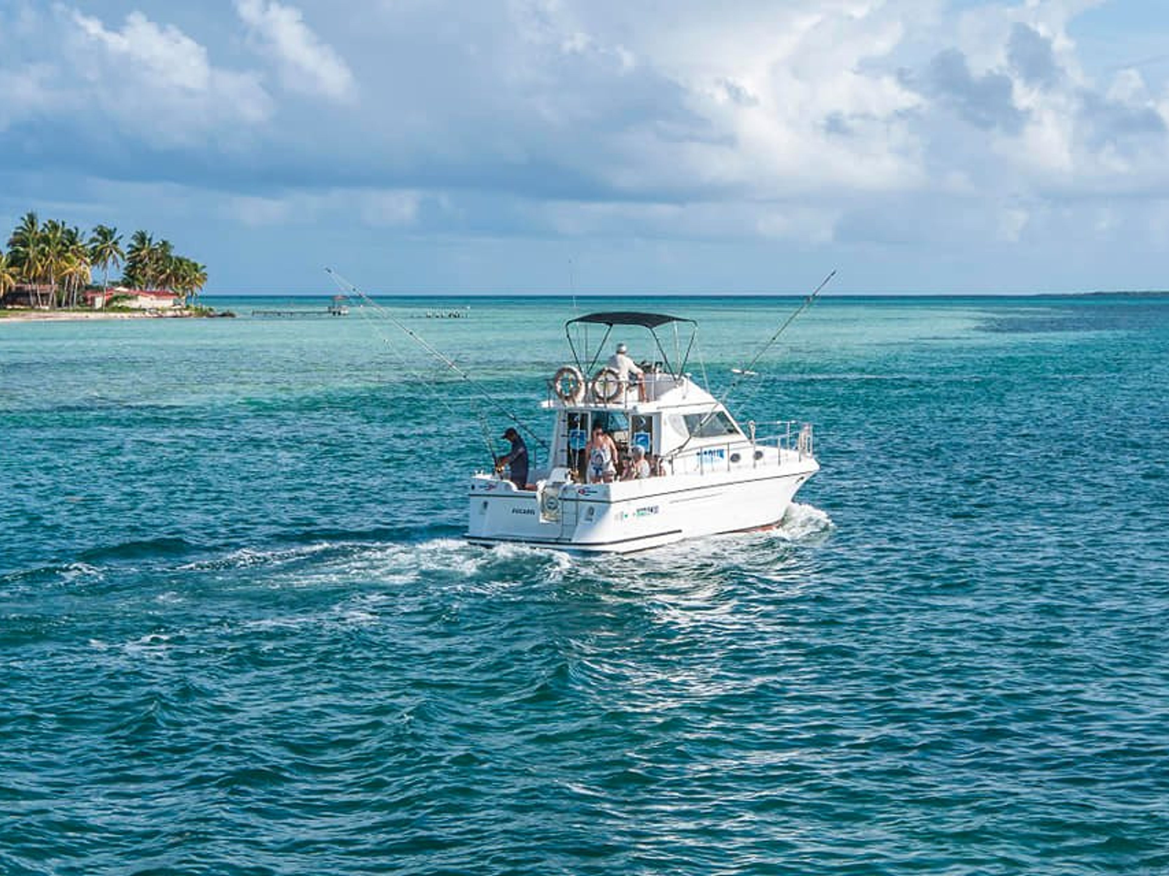 Tour "PESCA D'ALTURA ESCLUSIVA A JARDINES DEL REY (GIORNATA COMPLETA 6 ORE (FINO A 4 PAX)". “EXCLUSIVE DEEP SEA FISHING IN JARDINES DEL REY (FULL DAY 6 HRS (UP TO 4 PAX)“ Tour, Ciego de Ávila, Cuba.