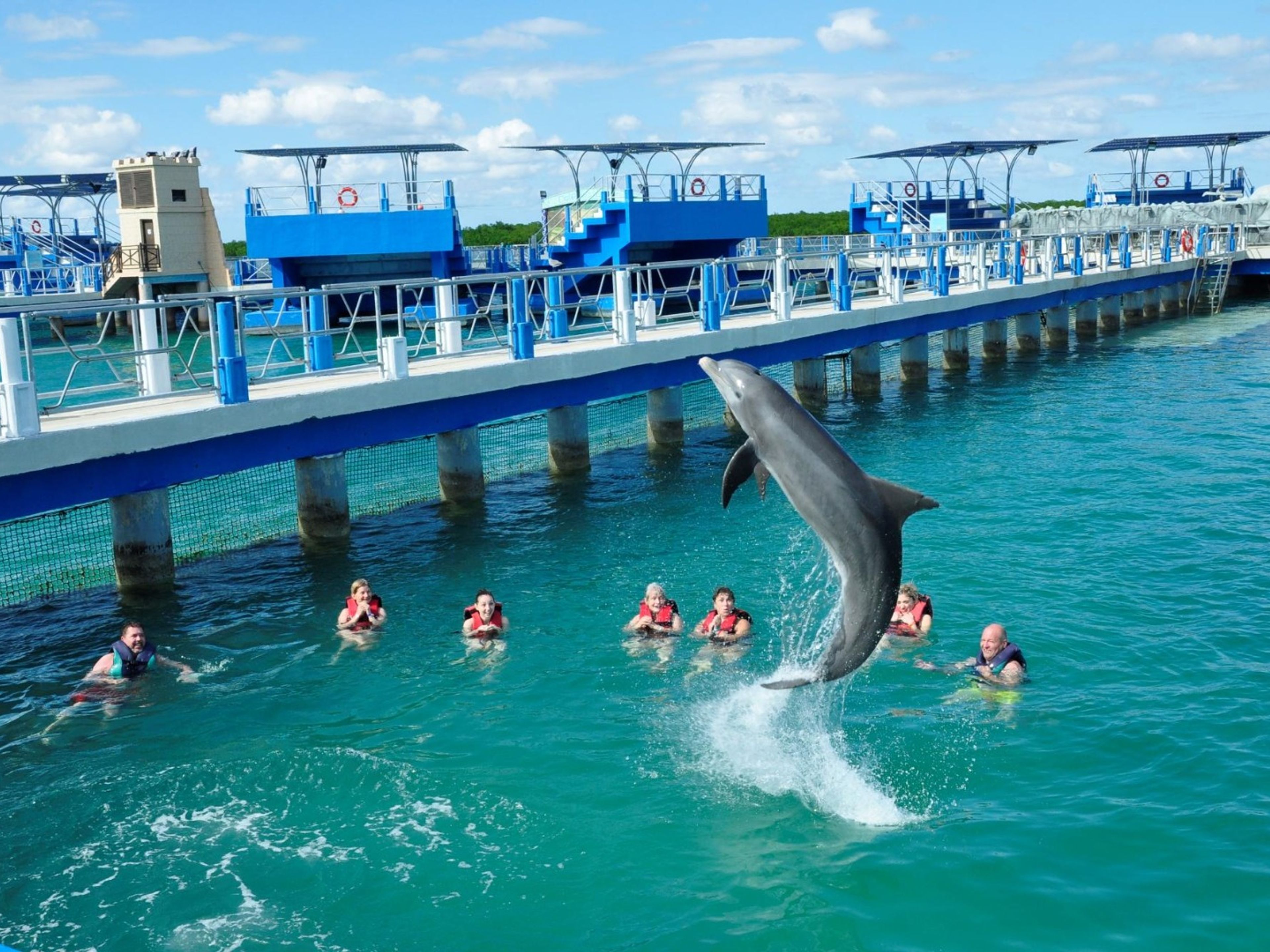 Air Ticket "CAYO LAS BRUJAS AIRPORT (BWW) - JOSÉ MARTÍ AIRPORT, HAVANA (HAV)". Cayo Santa Maria dolphinarium panoramic view, Villa Clara, Cuba.