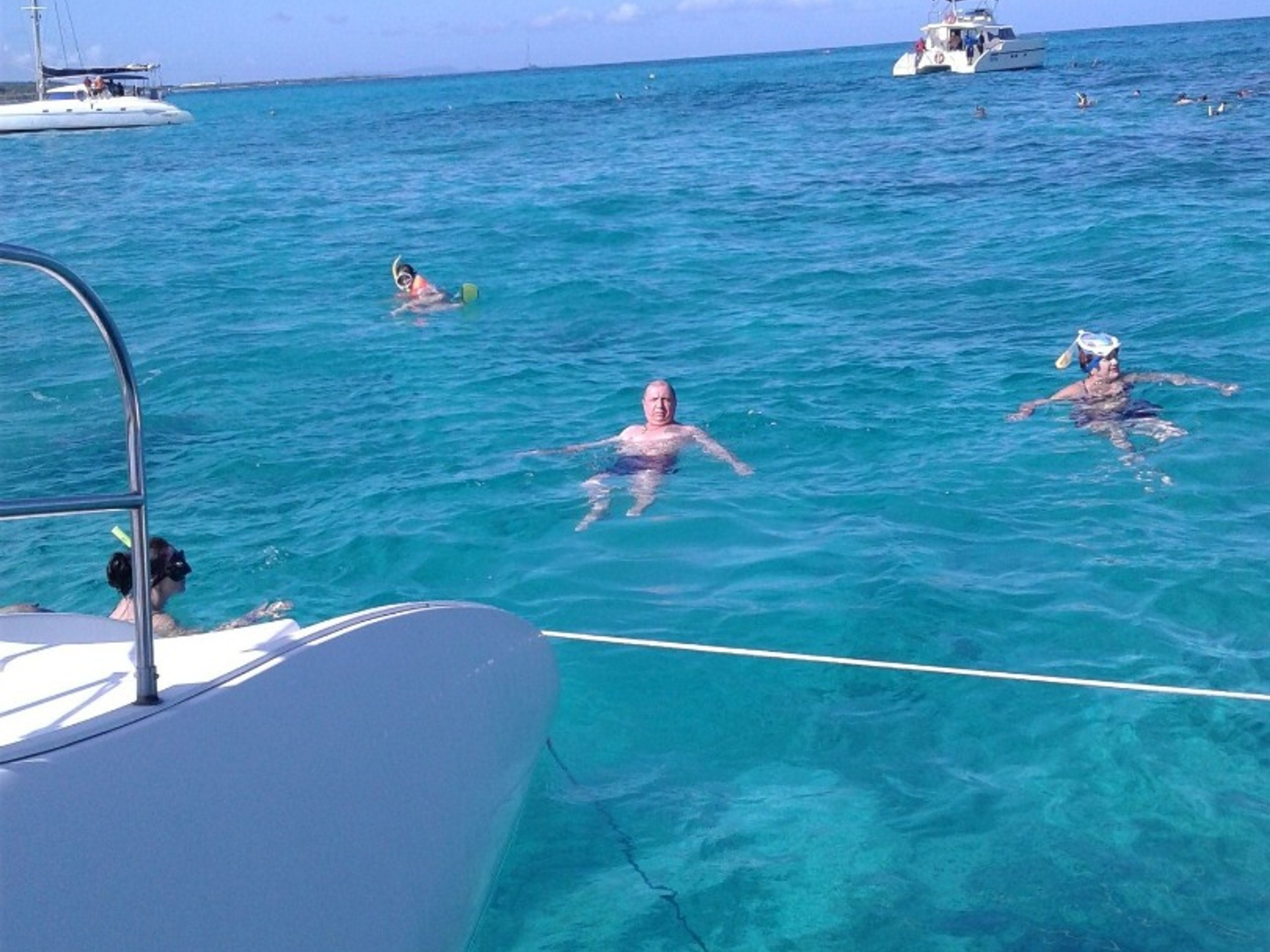 Tour "BALADE EN CATAMARAN (BLUE ADVENTURE)". “CATAMARAN RIDE (BLUE ADVENTURE)” Tour, Guardalavaca beach, Holguín, Cuba.