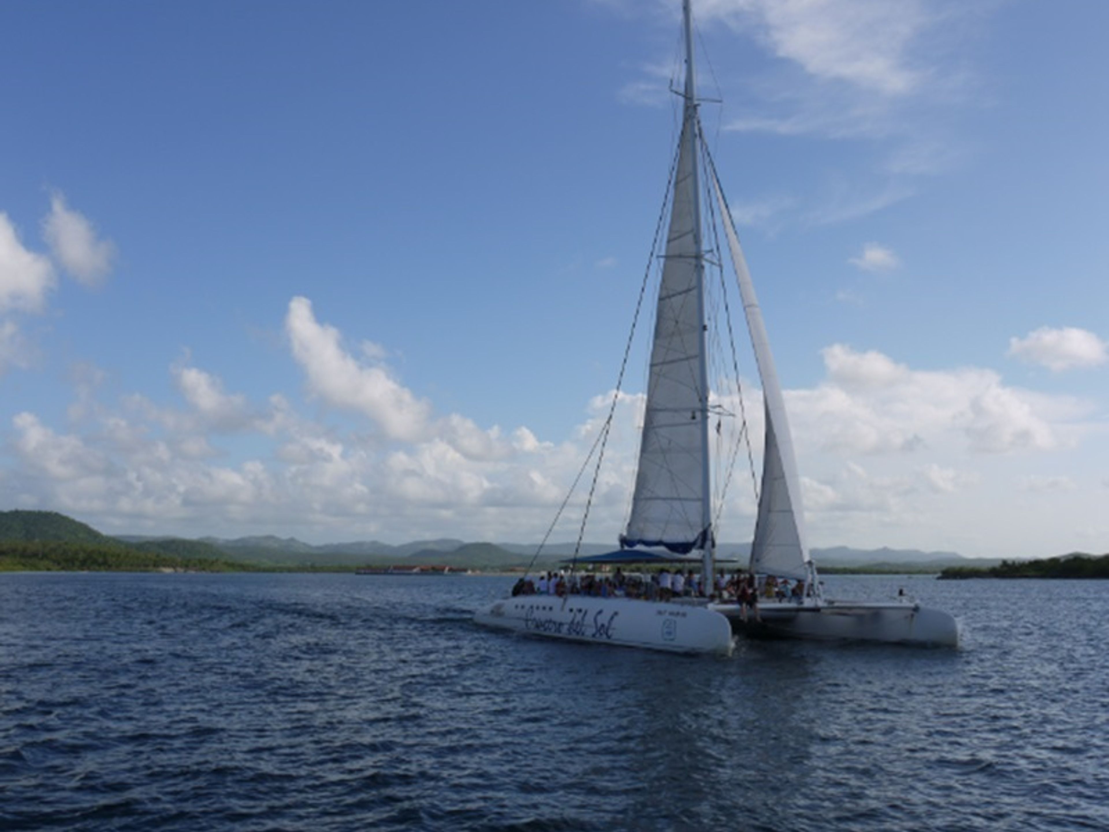 Excursão “PASSEIO DE CATAMARÃ (BLUE ADVENTURE)”