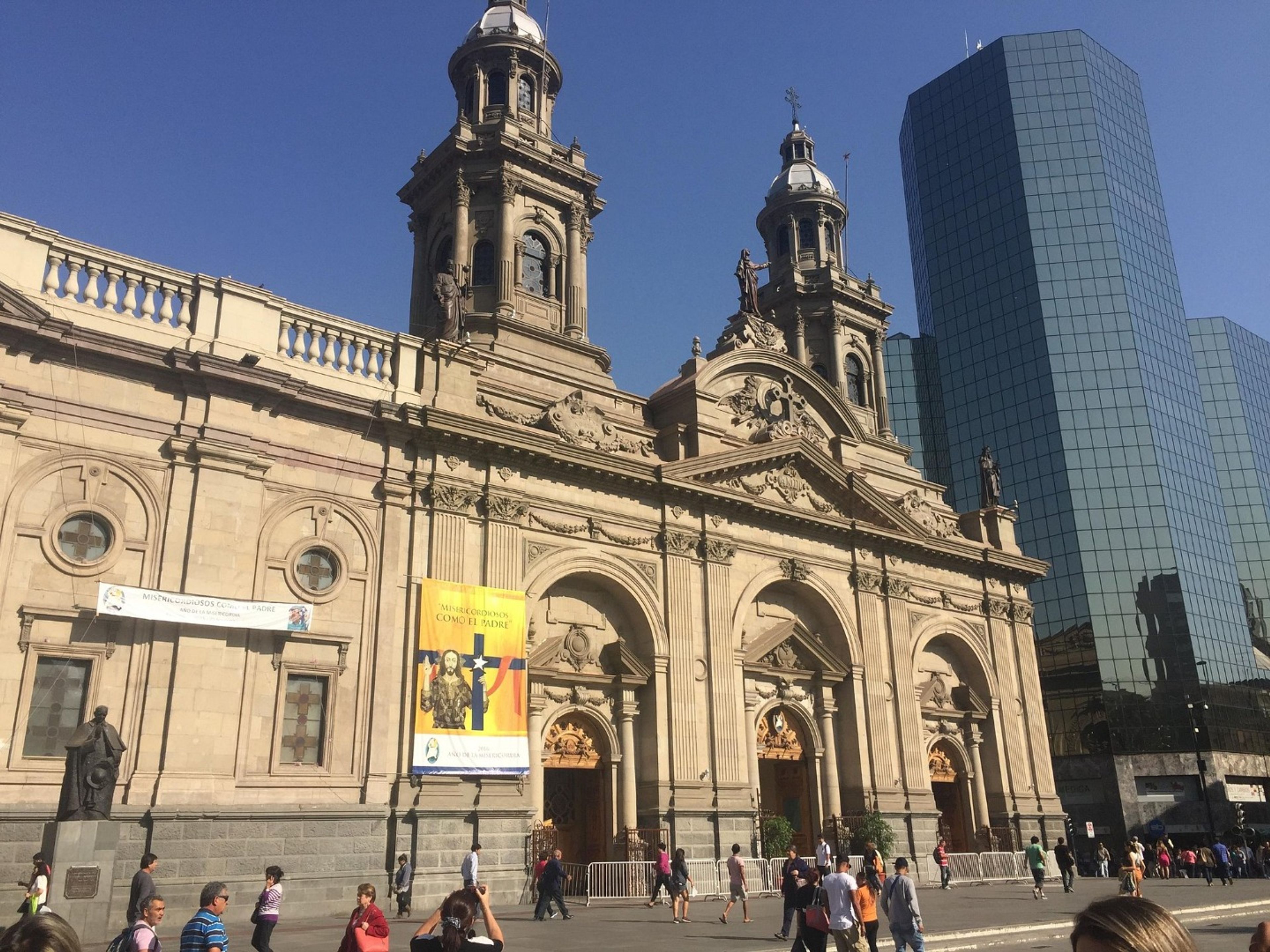 “SANTIAGO CITY TOUR (WITHOUT CERRO SANTA LUCÍA) + TIME FOR LUNCH” Tour. “SANTIAGO CITY TOUR (WITHOUT CERRO SANTA LUCÍA) + TIME FOR LUNCH” Tour, Santiago de Chile, Chile.