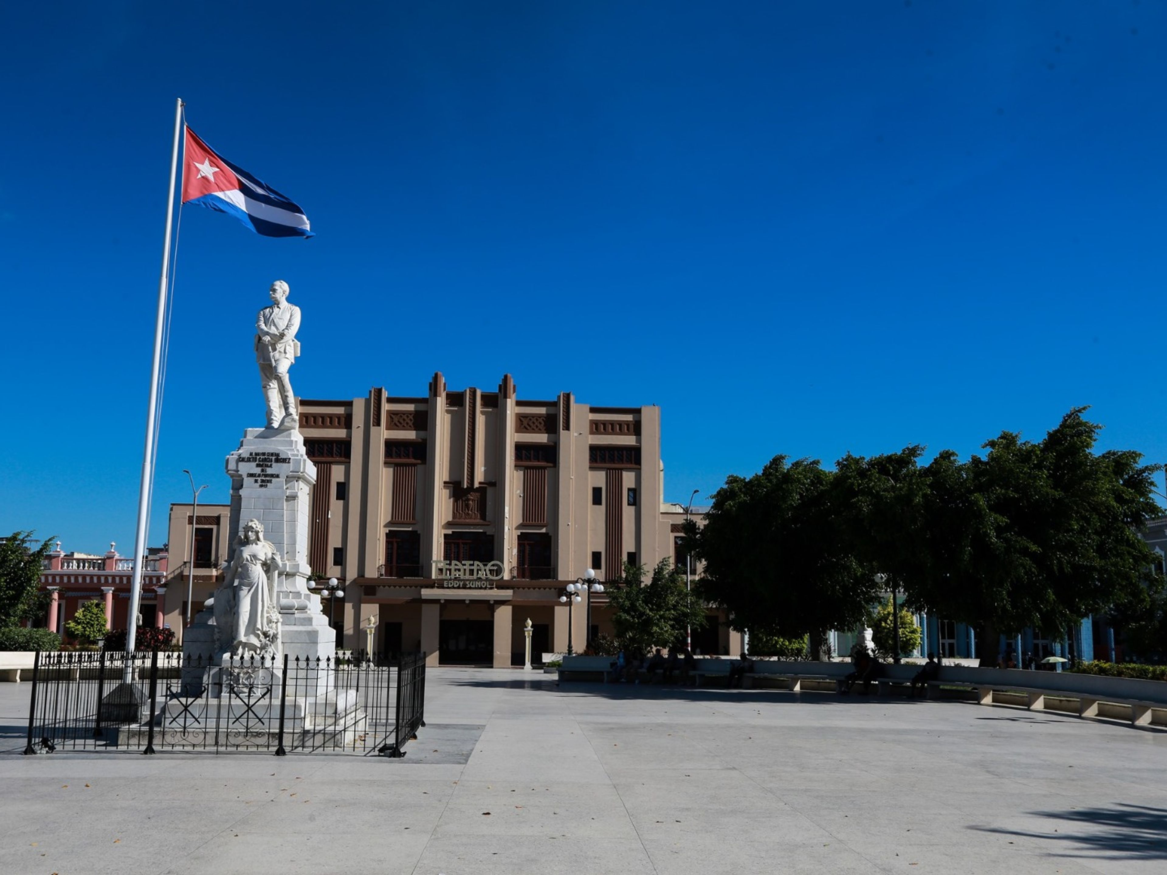 Tour "HOLGUÍN XPRESS". Calixto Garcia central park panoramic view, Holguín, Cuba.