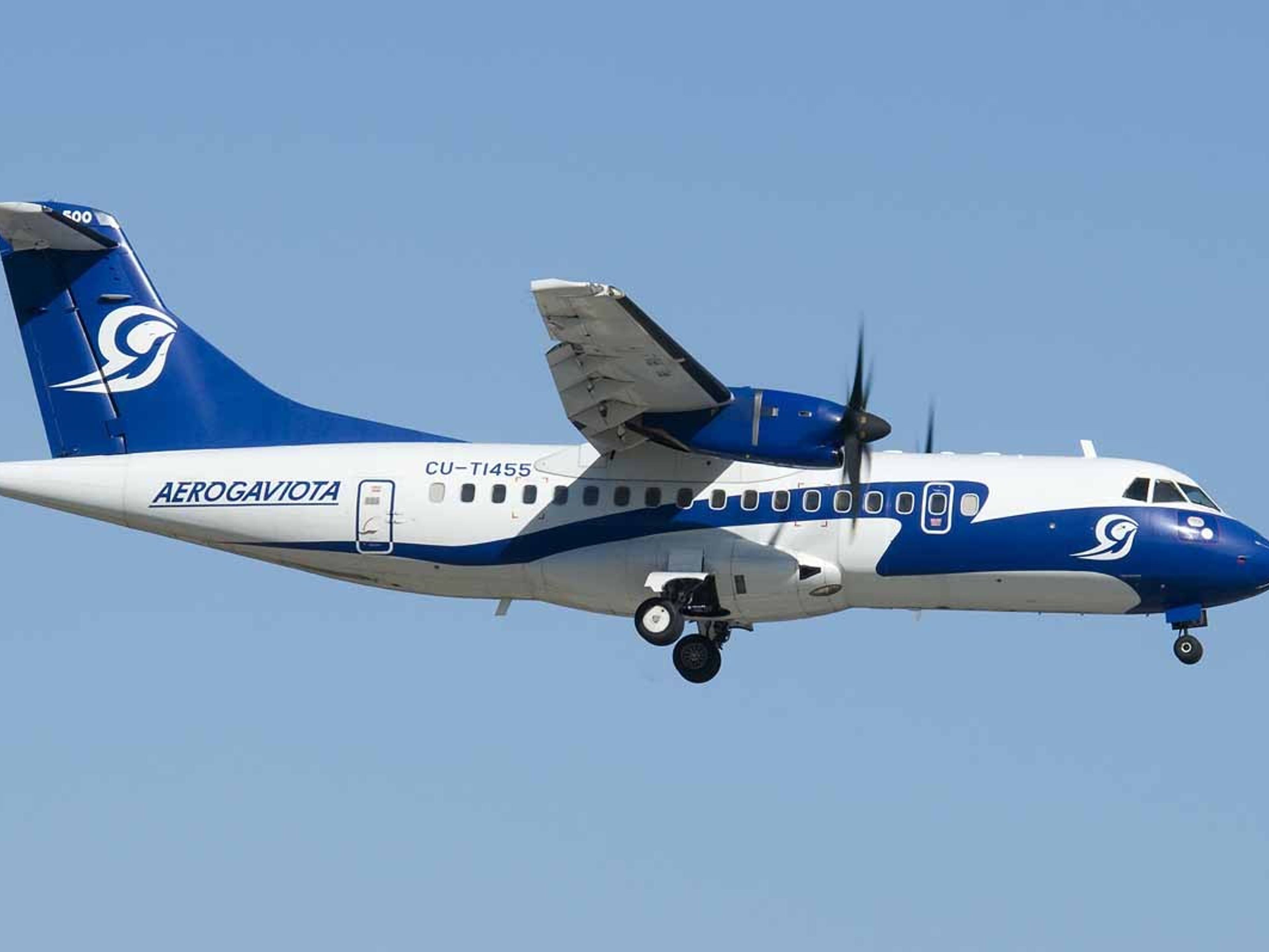 Excursão “CAYO LARGO DEL SUR”. ATR 42 aircraft of the Aerogaviota company