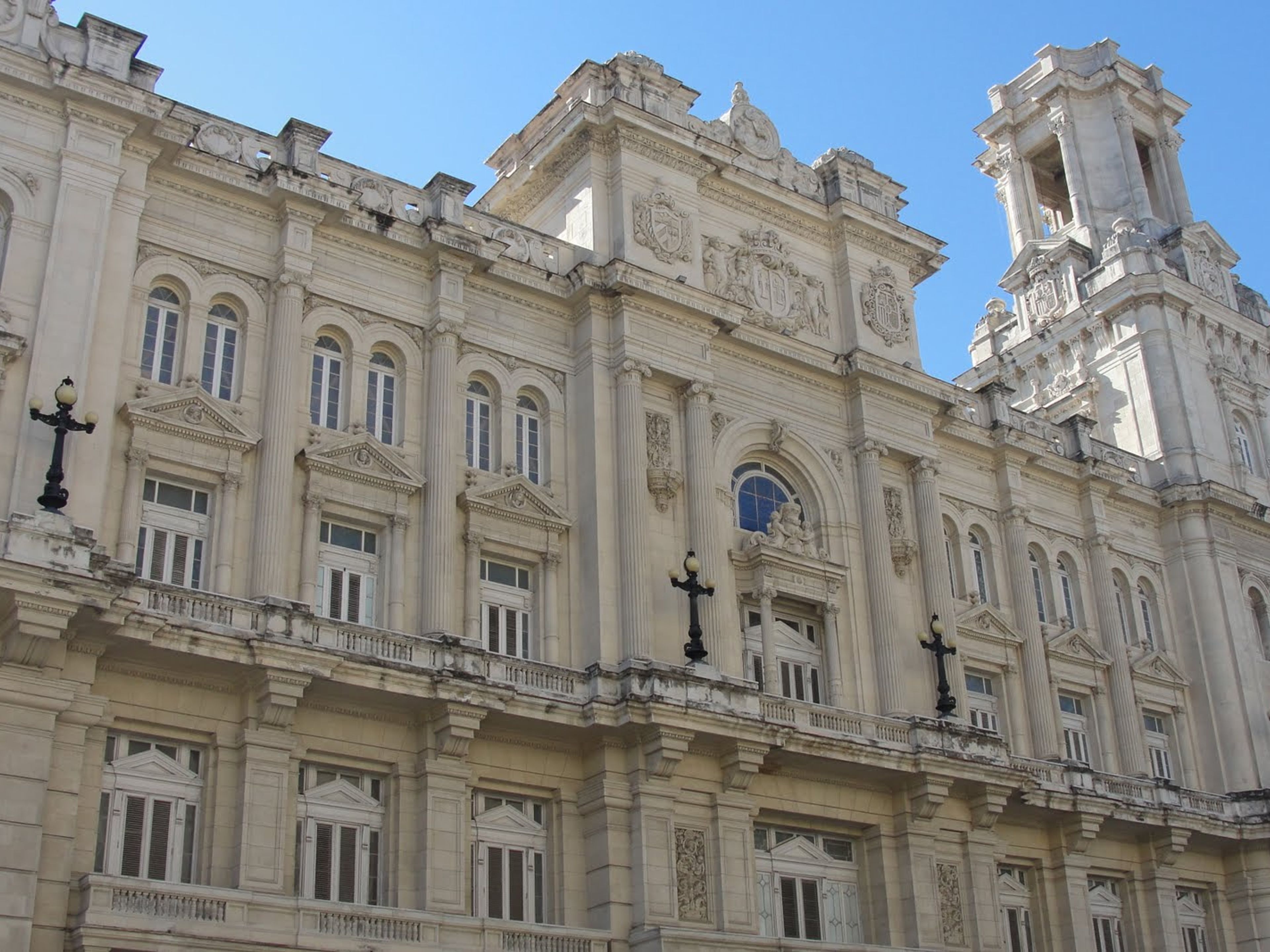 Tour "HAVANE + FABRIQUE DE TABAC". National Museum of Fine Arts