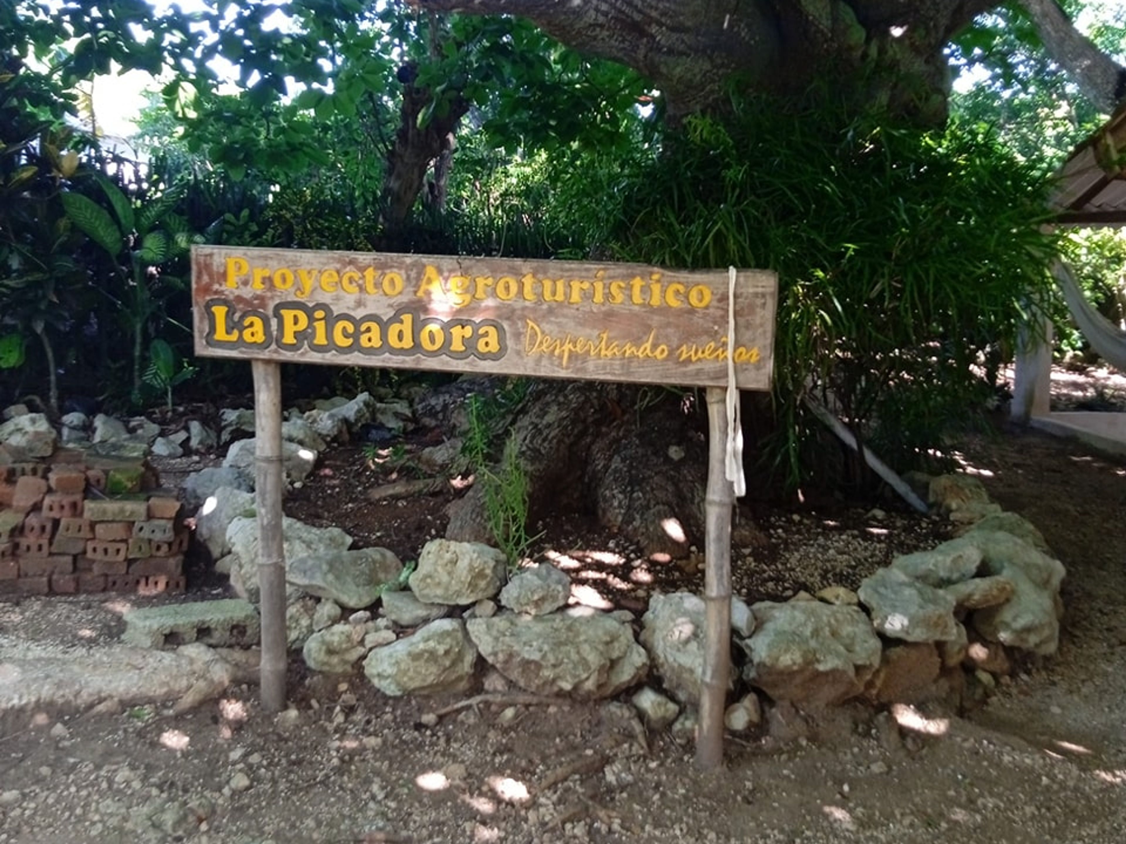 Tour "VISITE DE LA FERME AGROTOURISTIQUE LA PICADORA". LA PICADORA AGROTOURISM FARM panoramic view, Yaguajay, Sancti Spíritus, Cuba.