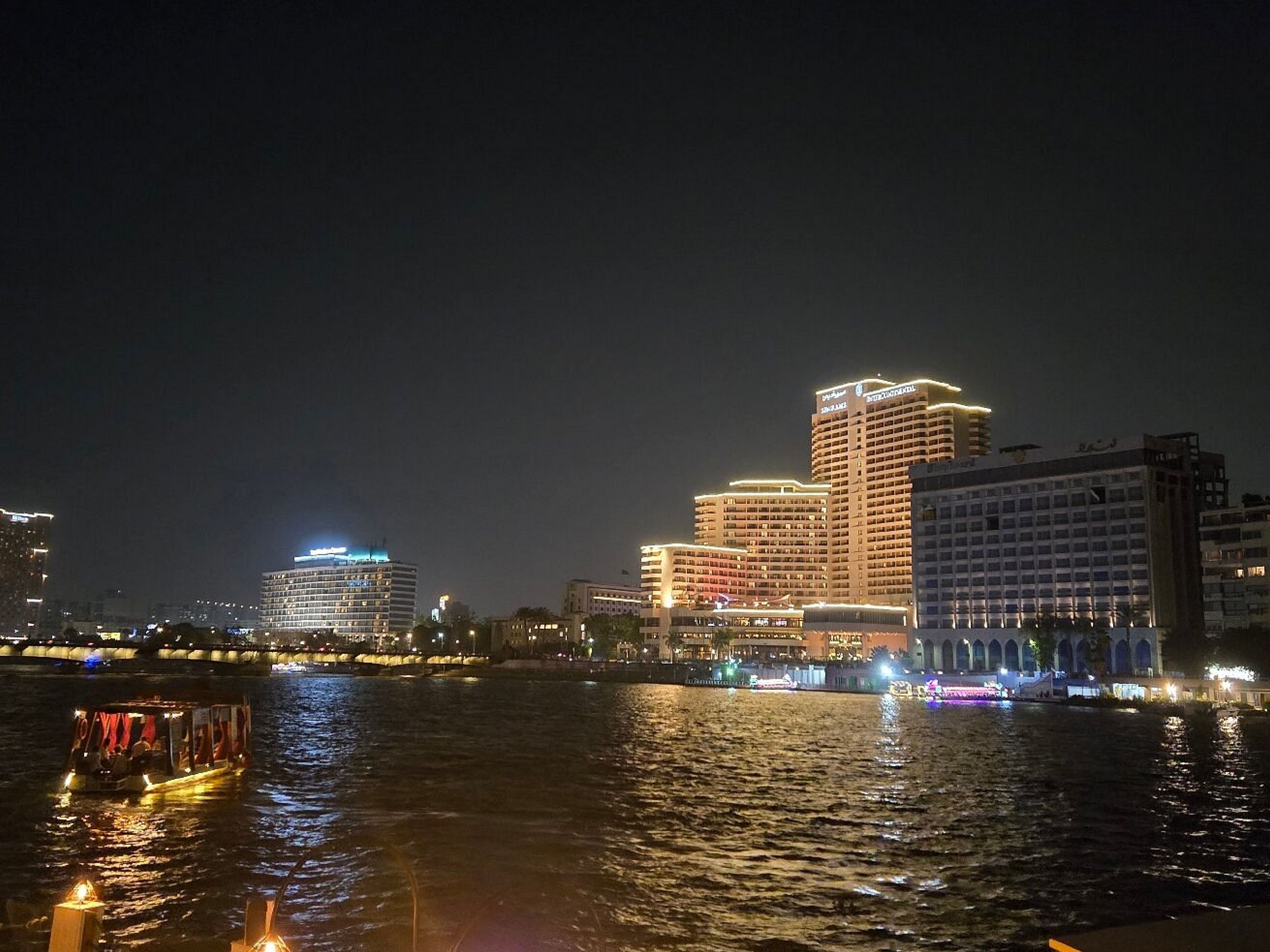 Tour Privato "CROCIERA SUL NILO CON CENA E SPETTACOLO". "NILE CRUISE WITH DINNER AND SHOW" Private Tour, Cairo, Egypt.