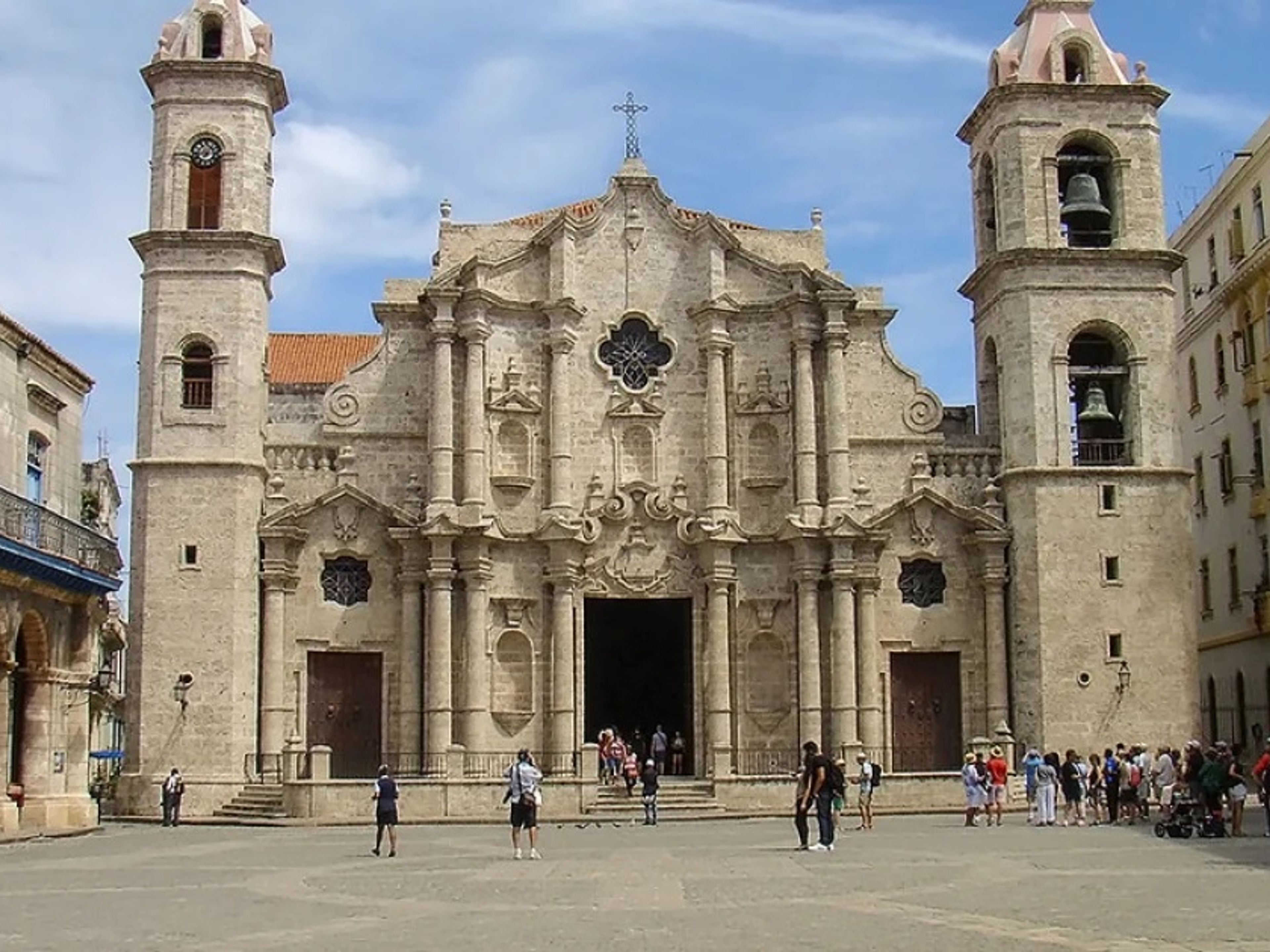 Excursão "ARQUITECTURA INTRAMUROS E CONCEPÇÃO URBANA". Cathedral Square, panoramic view, Tour "Intramural architecture and urban fabric"