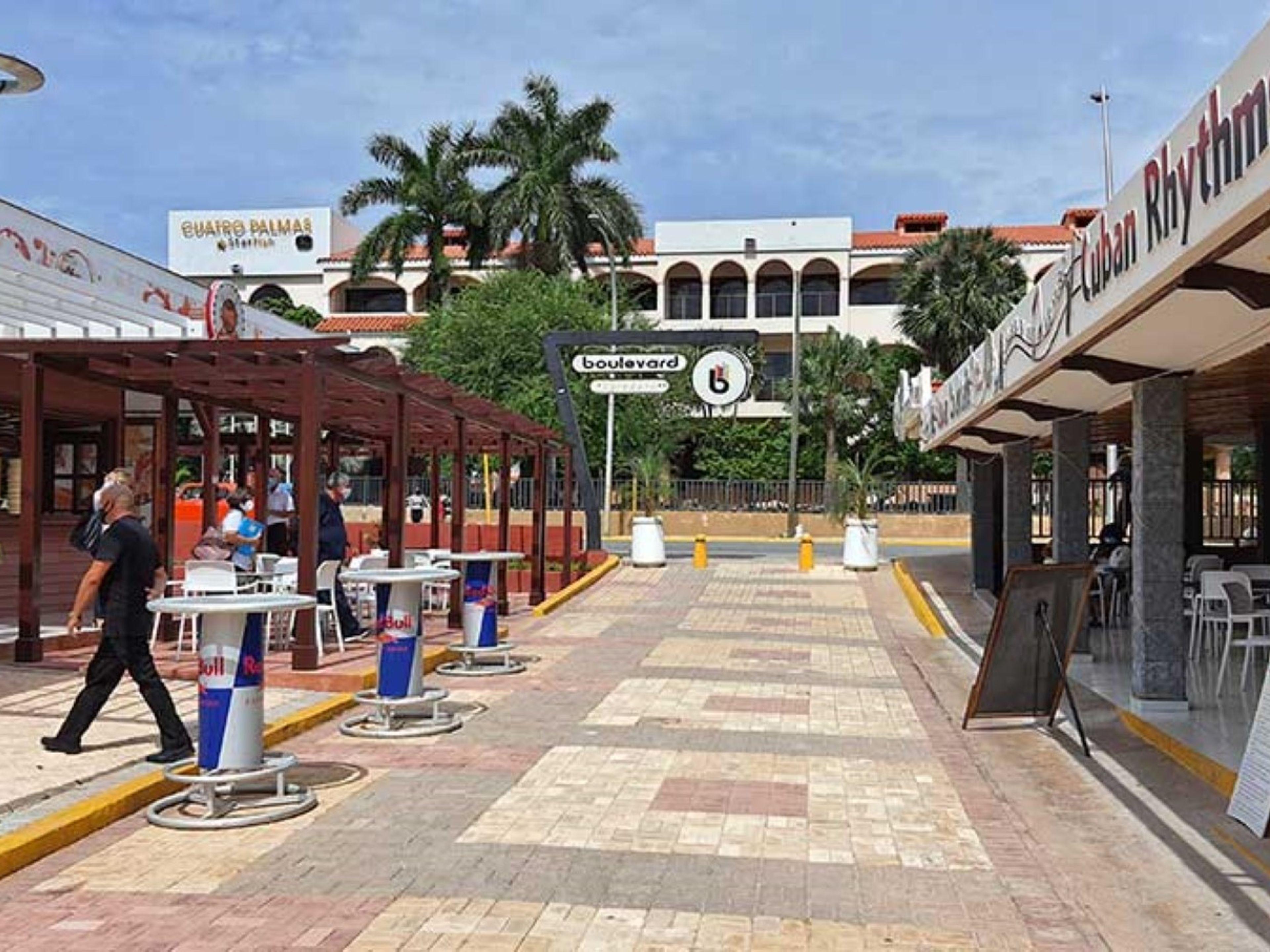 “BACK TO THE 60'S” Tour. Varadero´s Boulevard panoramic view, Varadero, Matanzas, Cuba.