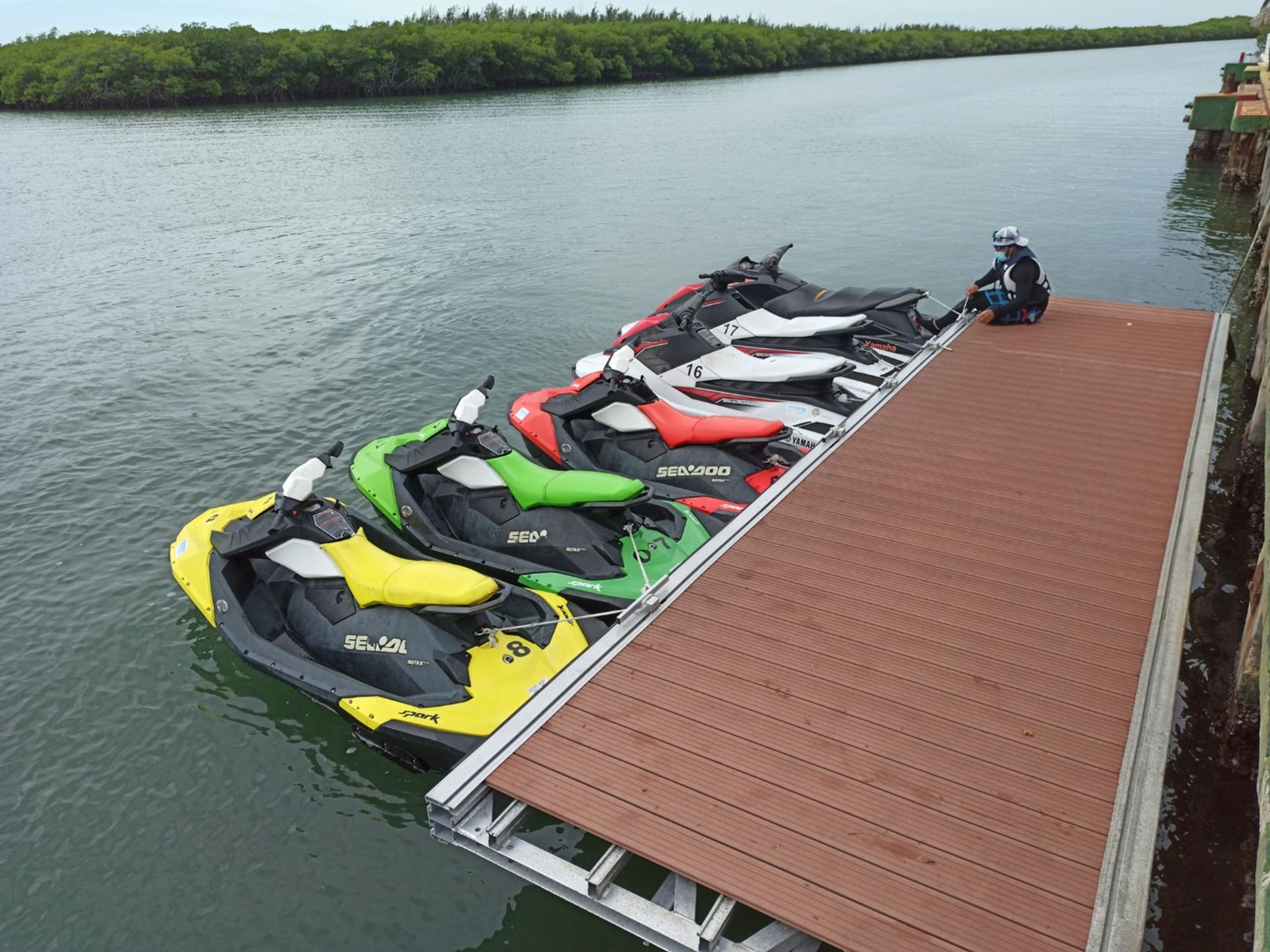 Excursión “SUPERBOAT ADVENTURE EN VARADERO” (Jet Ski). “SUPERBOAT ADVENTURE IN VARADERO“ Tour (in Jet Ski), Varadero, Matanzas, Cuba.