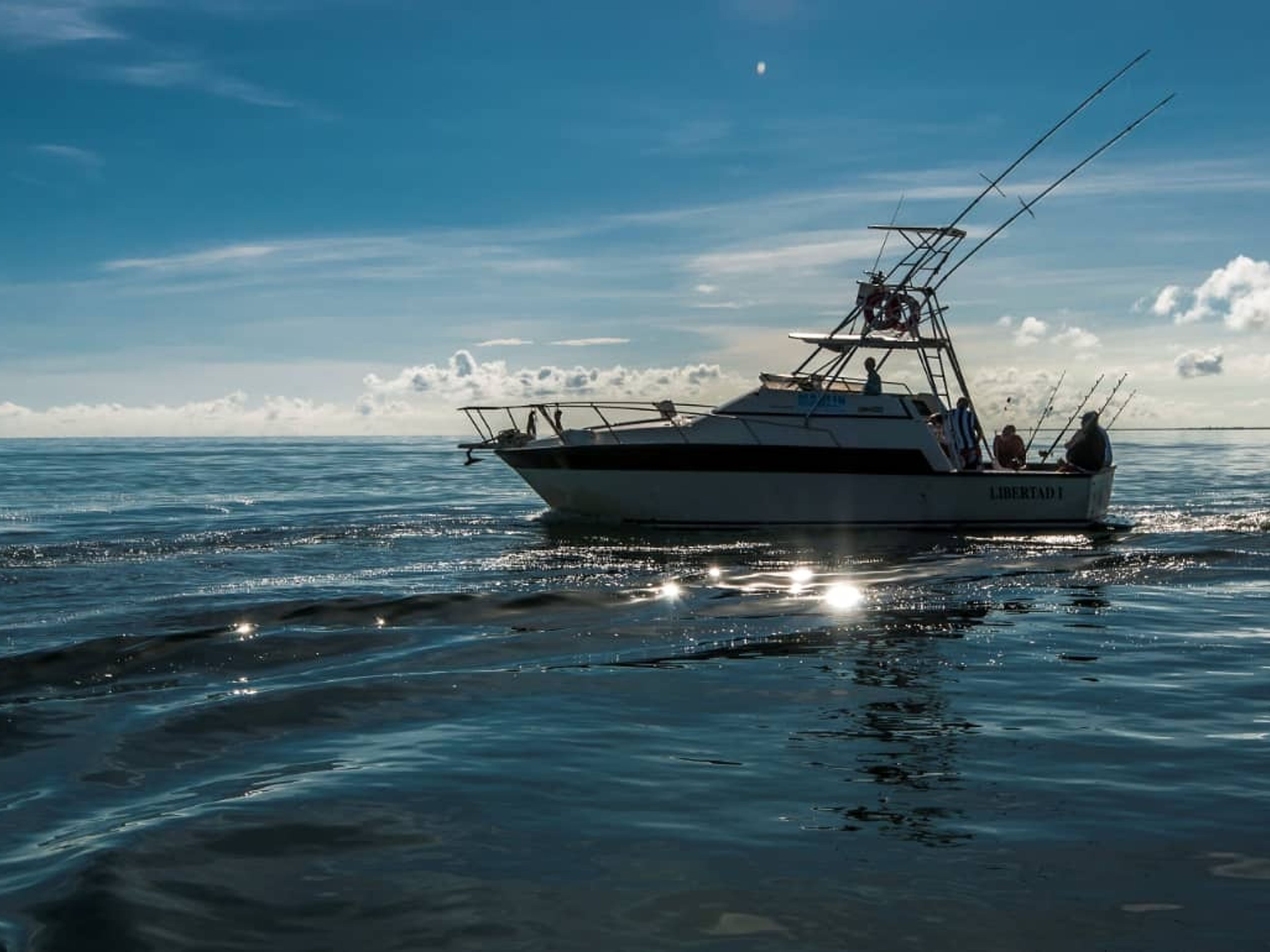 Тур "СПОРТИВНАЯ РЫБАЛКА" (ПОЛНЫЙ ДЕНЬ). “SPORT FISHING” Tour (FULL DAY), Guardalavaca beach, Holguín, Cuba.