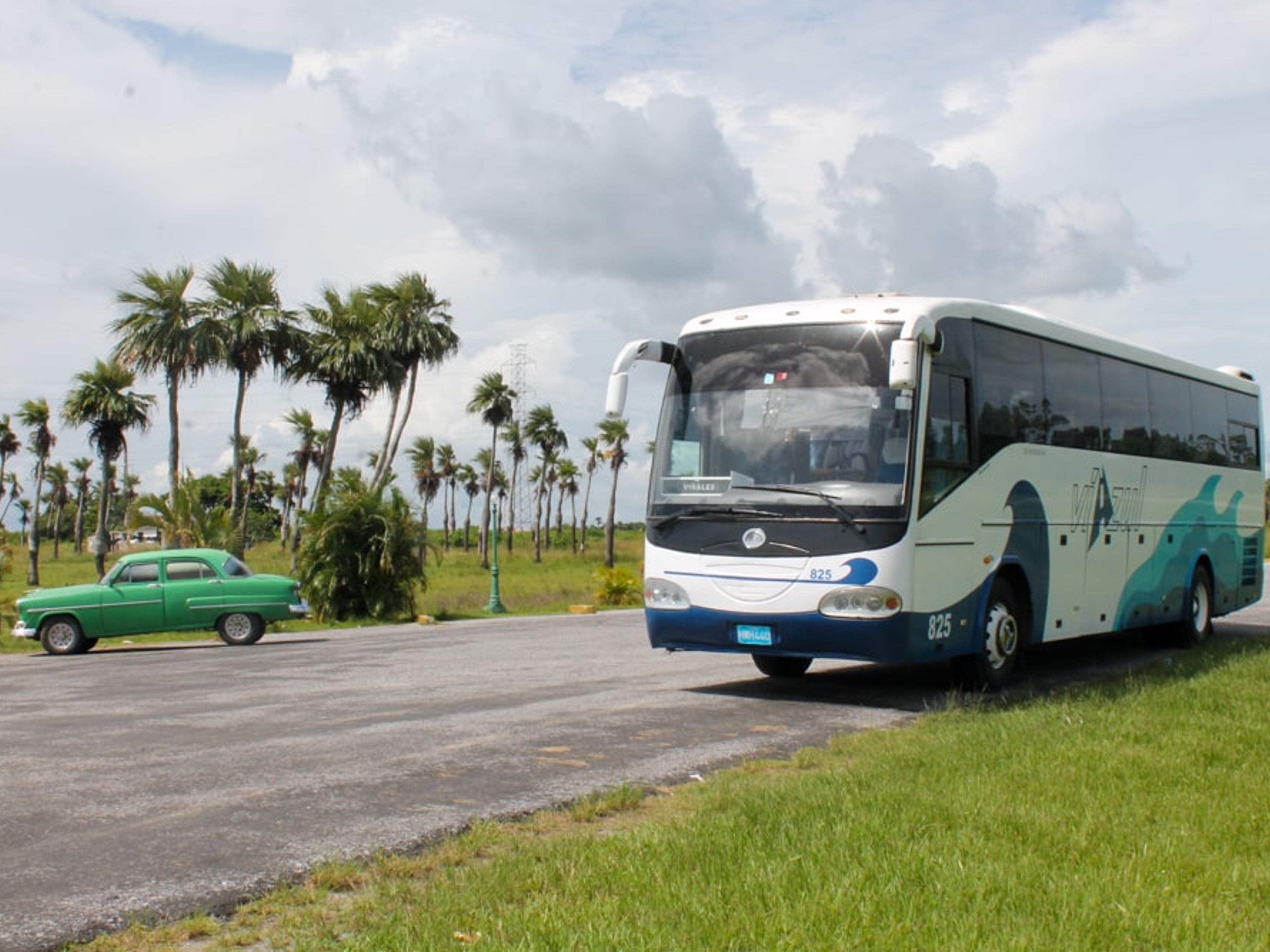 Servicios de Traslados Colectivos “VIAZUL CUBA: HABANA / SANTA CLARA / SANCTI SPÍRITUS / CIEGO DE ÁVILA / CAMAGÜEY / LAS TUNAS / HOLGUÍN / AEROPUERTO DE HOLGUÍN / BAYAMO / SANTIAGO DE CUBA”. “VIAZUL CUBA: HAVANA / SANTA CLARA / SANCTI SPÍRITUS / CIEGO DE ÁVILA / CAMAGÜEY / LAS TUNAS / HOLGUÍN / HOLGUÍN AIRPORT / BAYAMO / SANTIAGO DE CUBA“ Collective Transfer Services