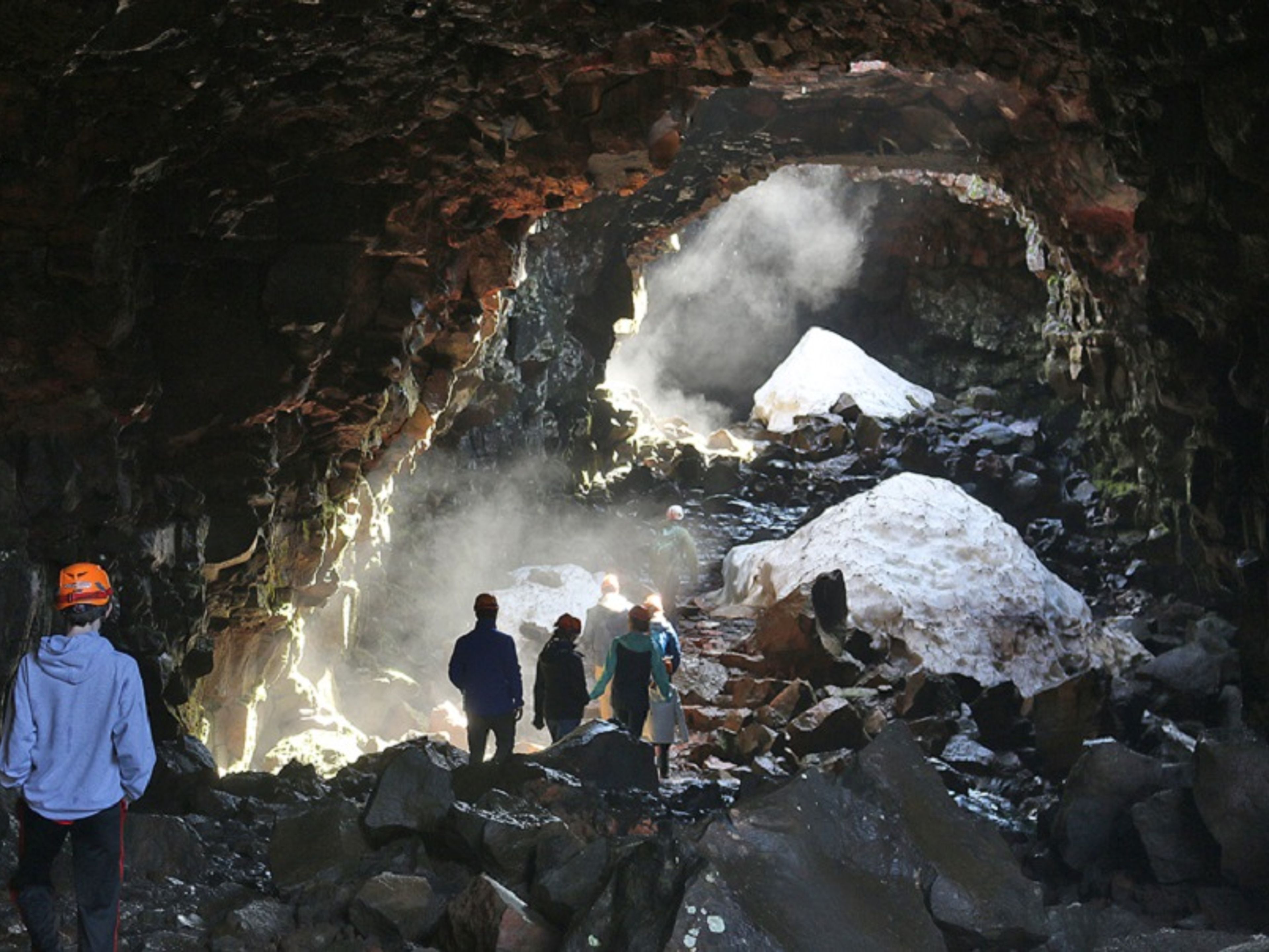 Excursão Privada "CÍRCULO DE PRATA + GRUTA DE LAVA VÍOGELMIR"