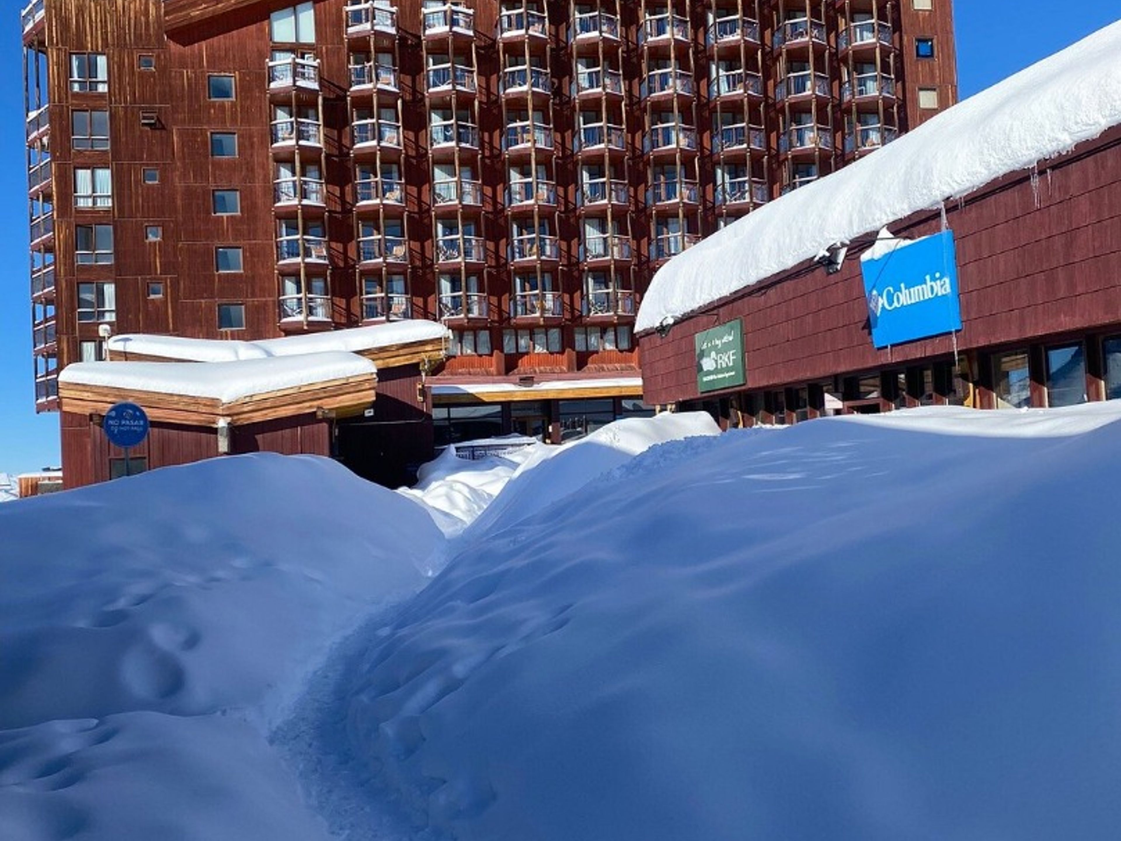 Excursión “VISITA AL VALLE NEVADO”. “VISIT TO VALLE NEVADO” Tour, Chile.