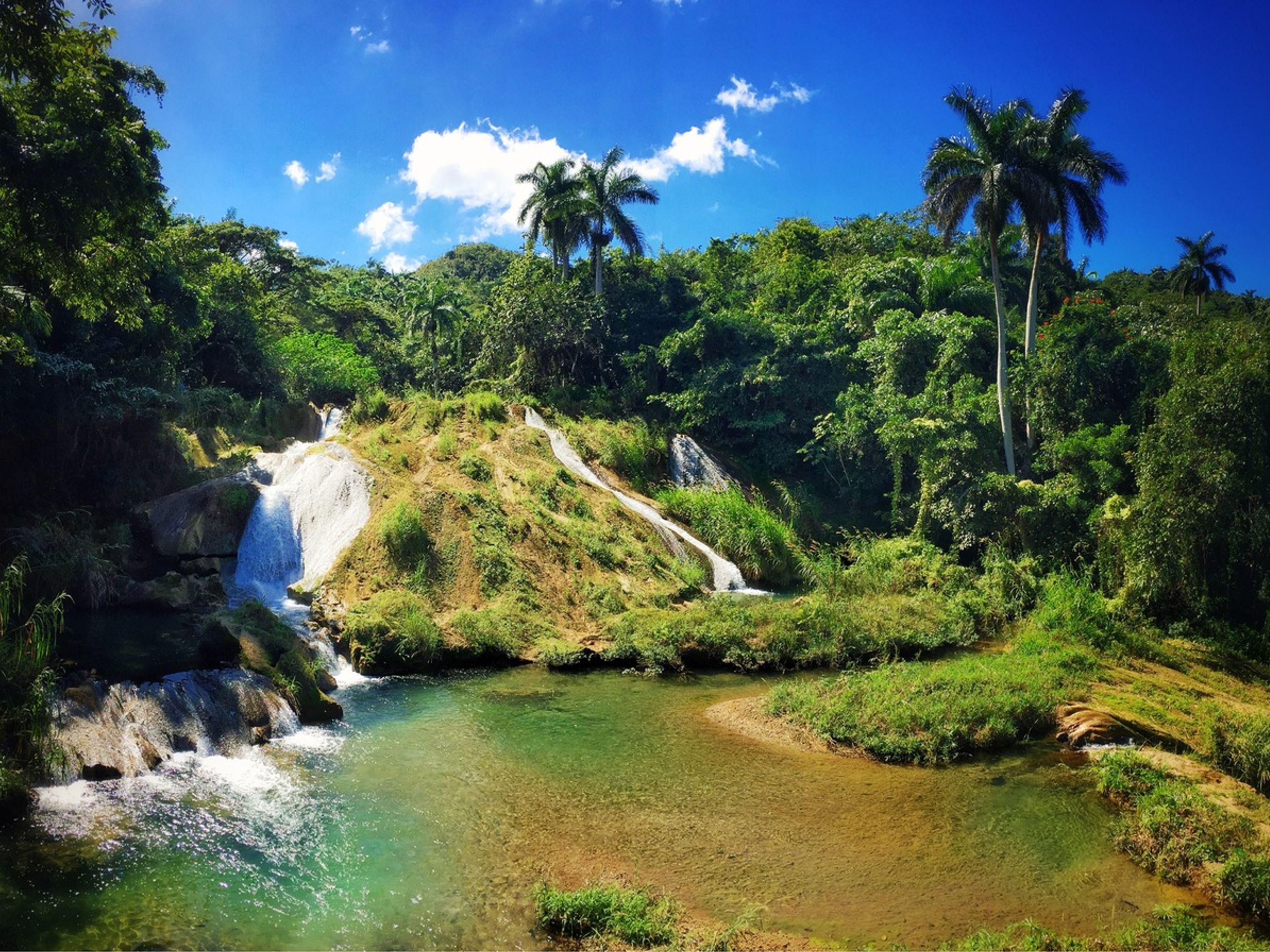 Excursión “NICHO, TRINIDAD Y CIENFUEGOS”. El Nicho Natural Park panoramic view, Cienfuegos. “Nicho - Trinidad - Cienfuegos” Tour