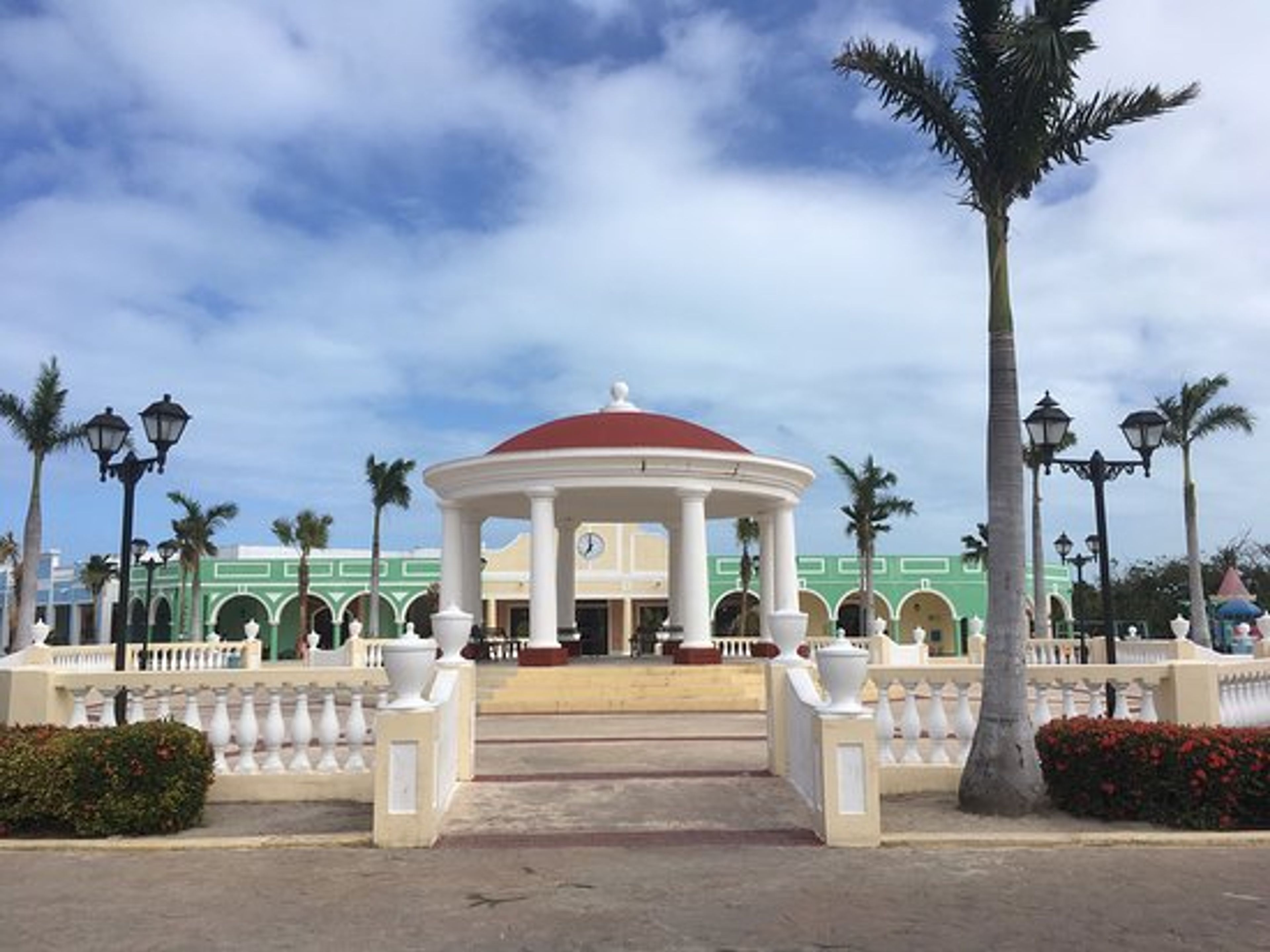 Tour "CARNEVALE A CAYO SANTA MARÍA". Plaza la Estrella, "Carnival in Cayo Santa María" Tour