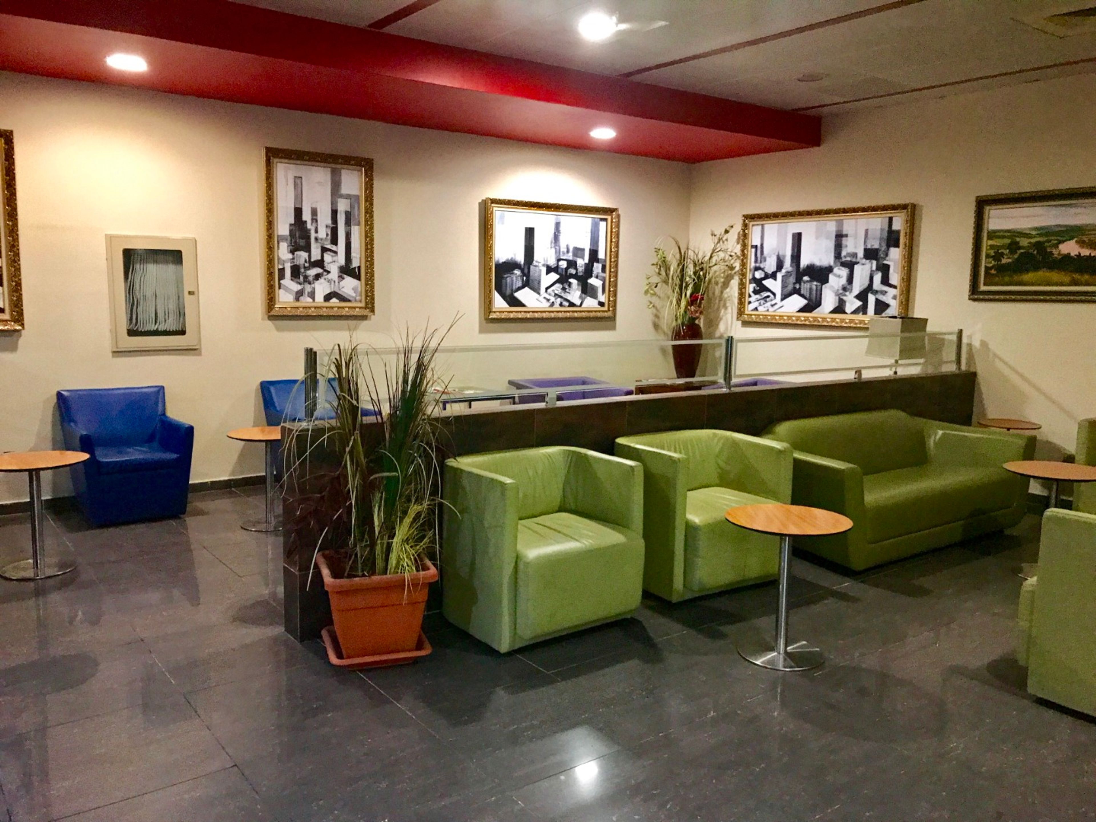 "VIP LOUNGE SERVICE AT JOSÉ MARTÍ, HAVANA INTERNATIONAL AIRPORT, TERMINAL 2". VIP Lounge Service of the José Martí International Airport, Terminal 2