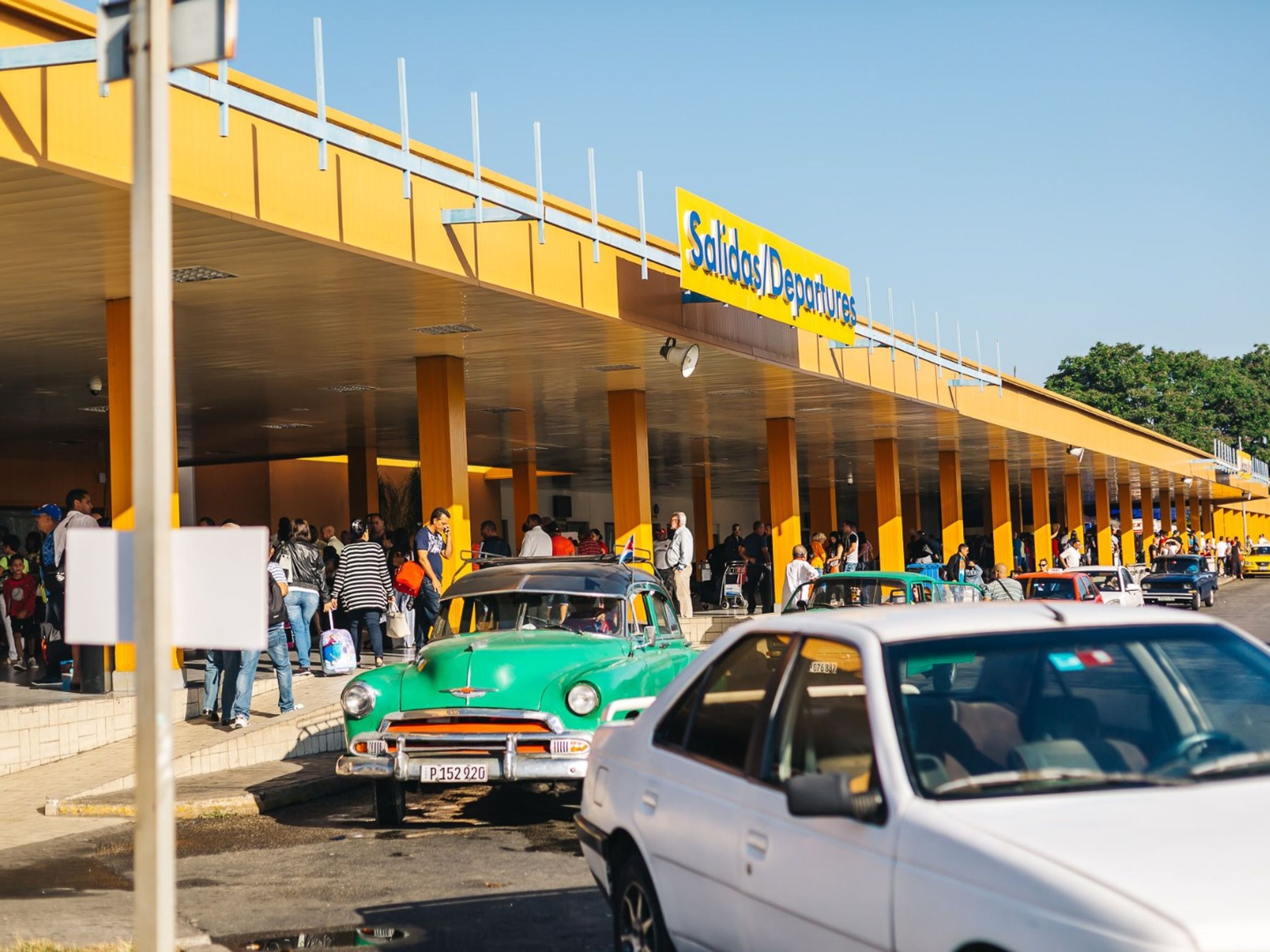"SERVICIO DE SALÓN VIP AEROPUERTO INTERNACIONAL JOSÉ MARTÍ, LA HABANA, TERMINAL 2". José Martí International Airport, Terminal 2