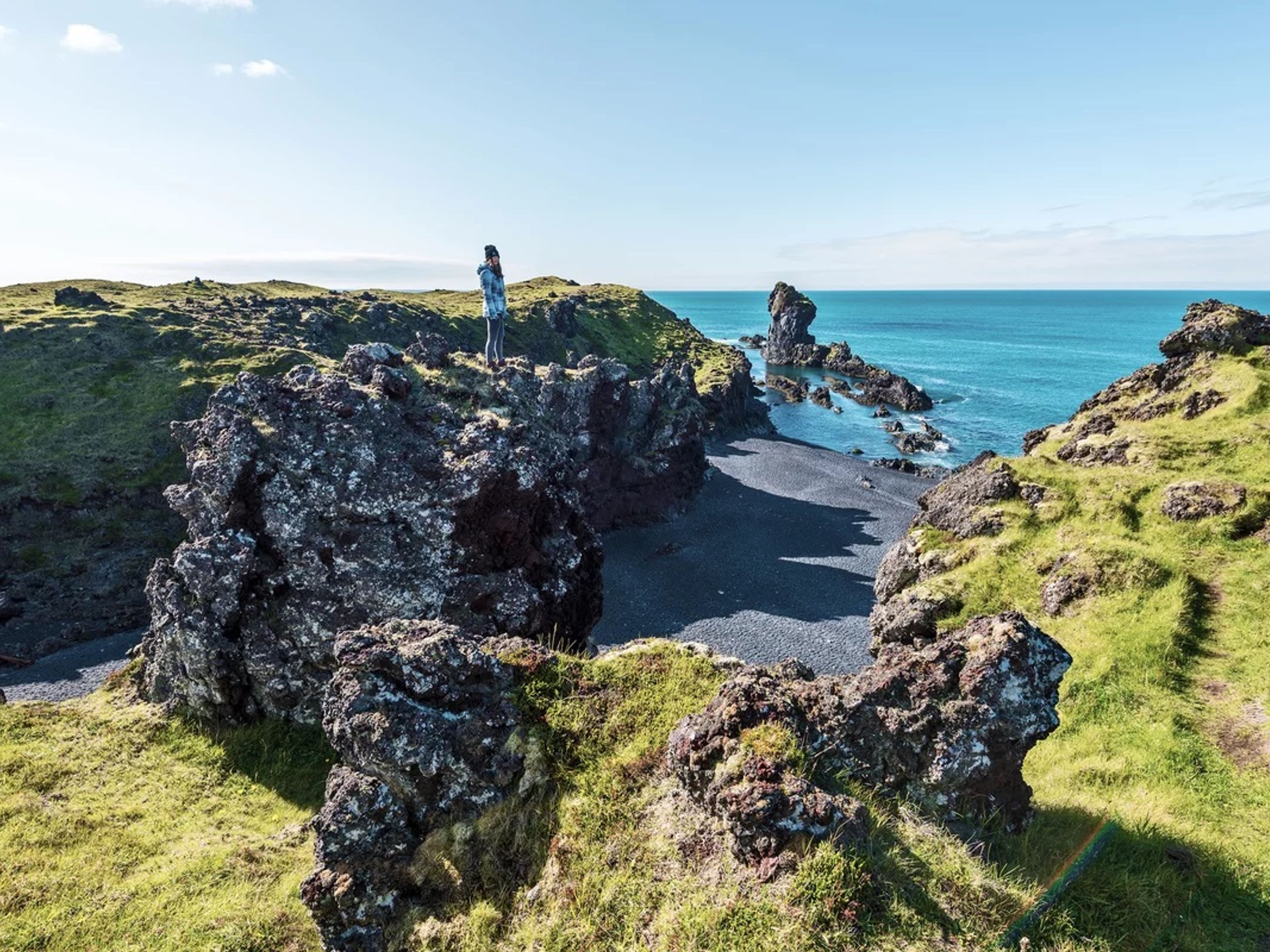 Excursão Privada "PENÍNSULA DE SNAEFELLSNES". Hellnar Hamlet panoramic view, Snæfellsnes Peninsula, Iceland.