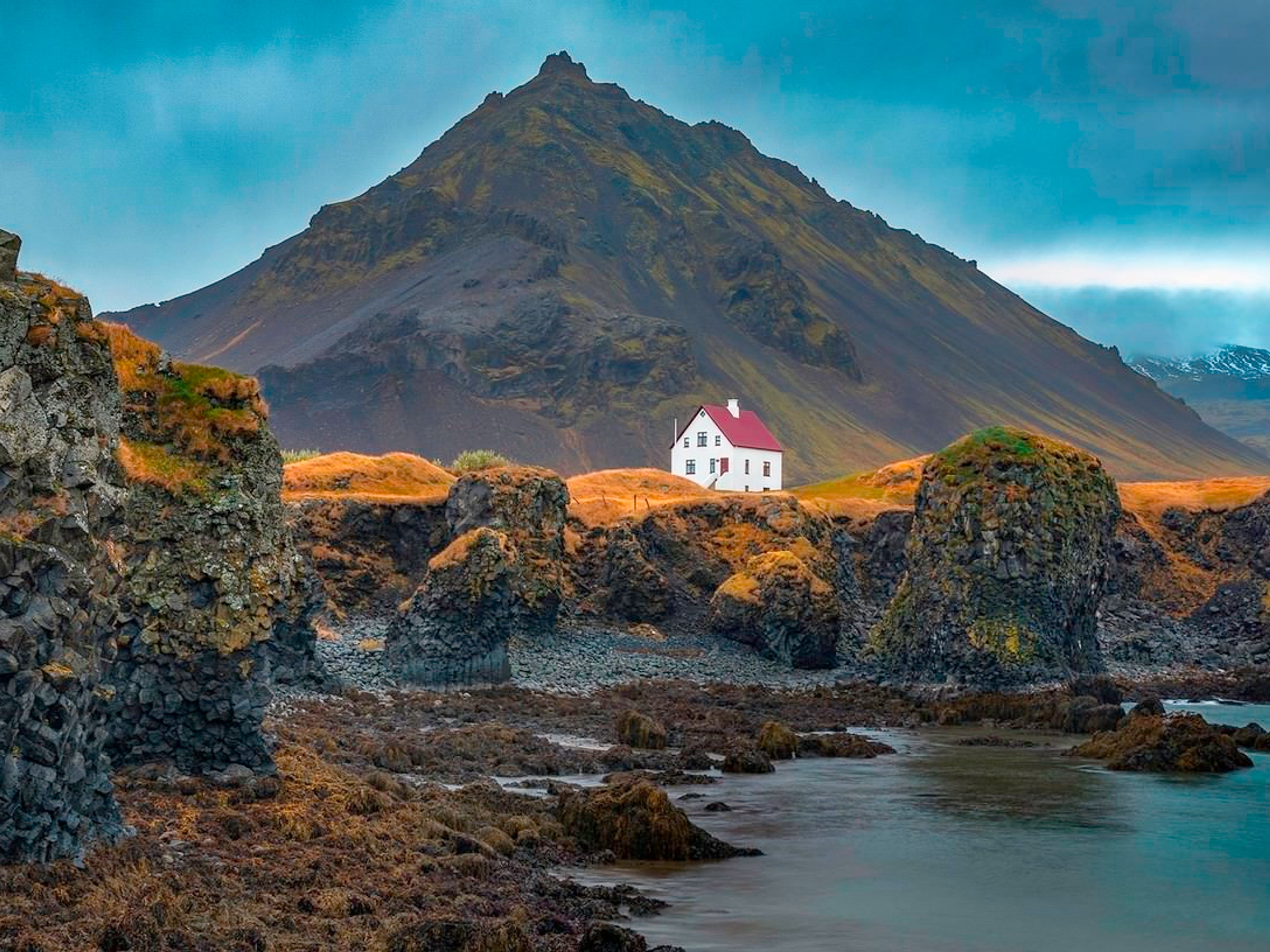 Excursão Privada "PENÍNSULA DE SNAEFELLSNES". Arnarstapi village panoramic view, Snæfellsnes Peninsula, Iceland.