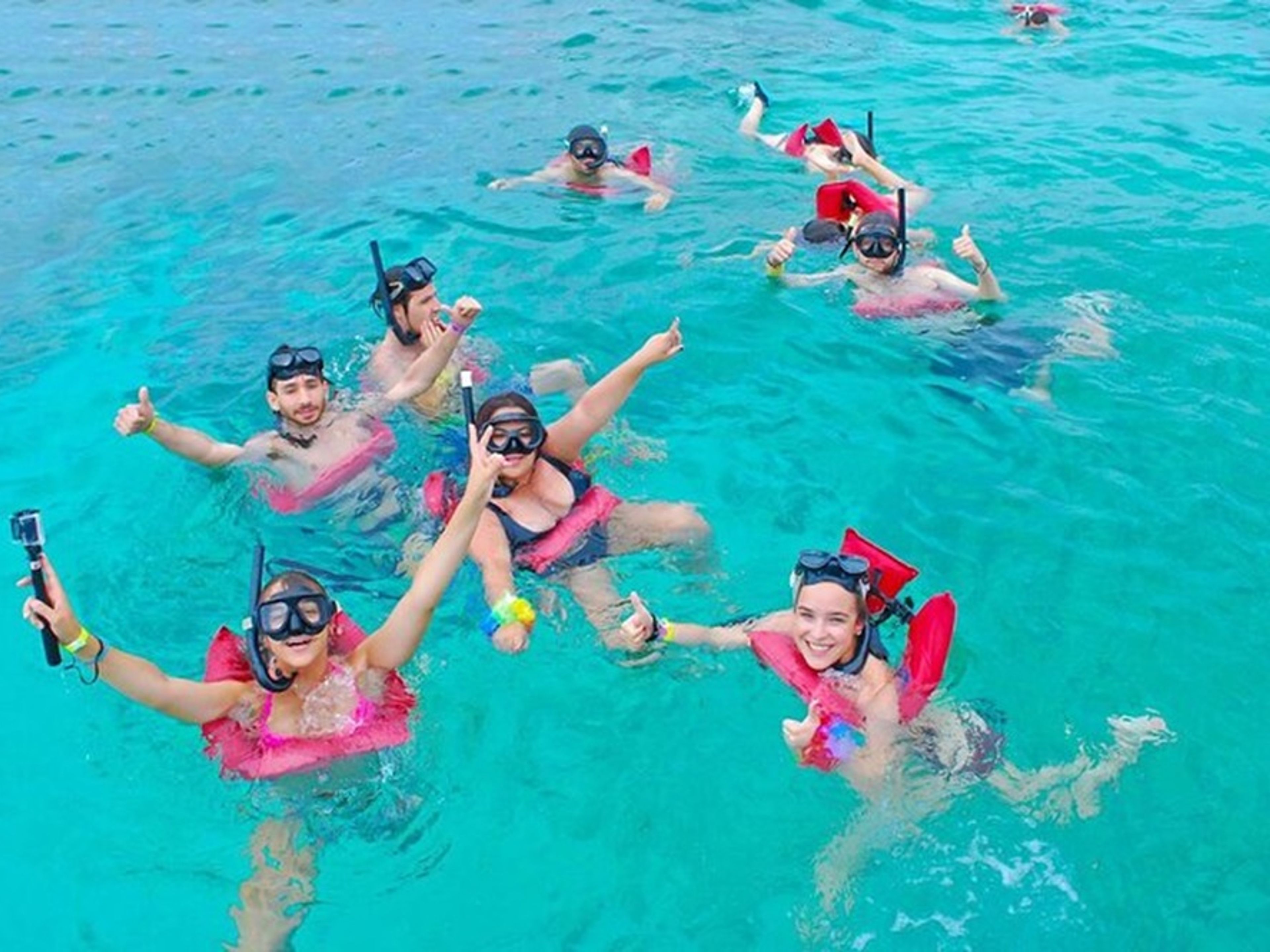 Tour "FESTA SU UN CATAMARANO A BÁVARO". CATAMARAN PARTY IN BÁVARO, Dominican Republic.