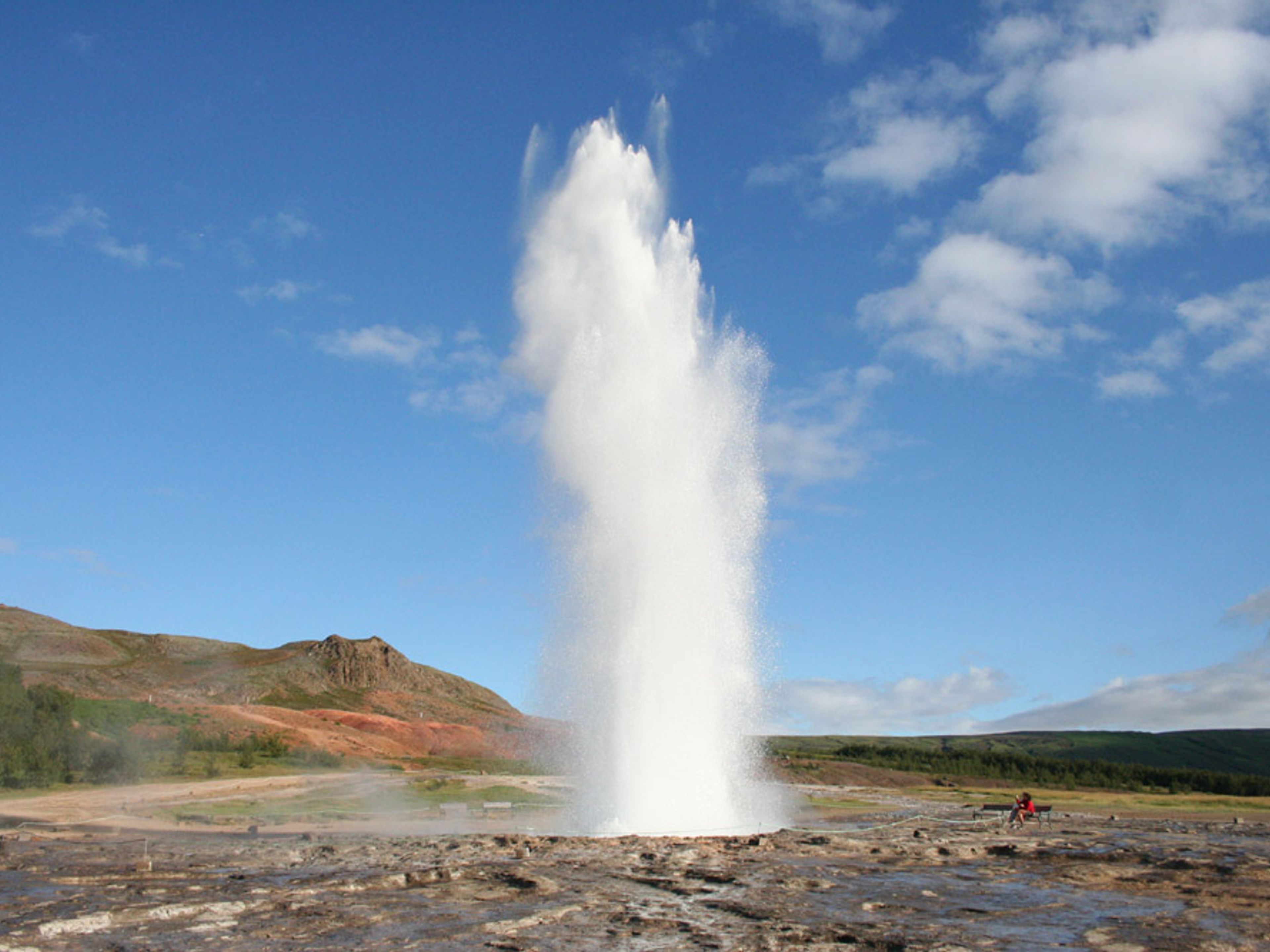 Excursão privada "CÍRCULO DOURADO + MÓVEL DE NEVE". The Great Geysir panoramic view, Iceland.