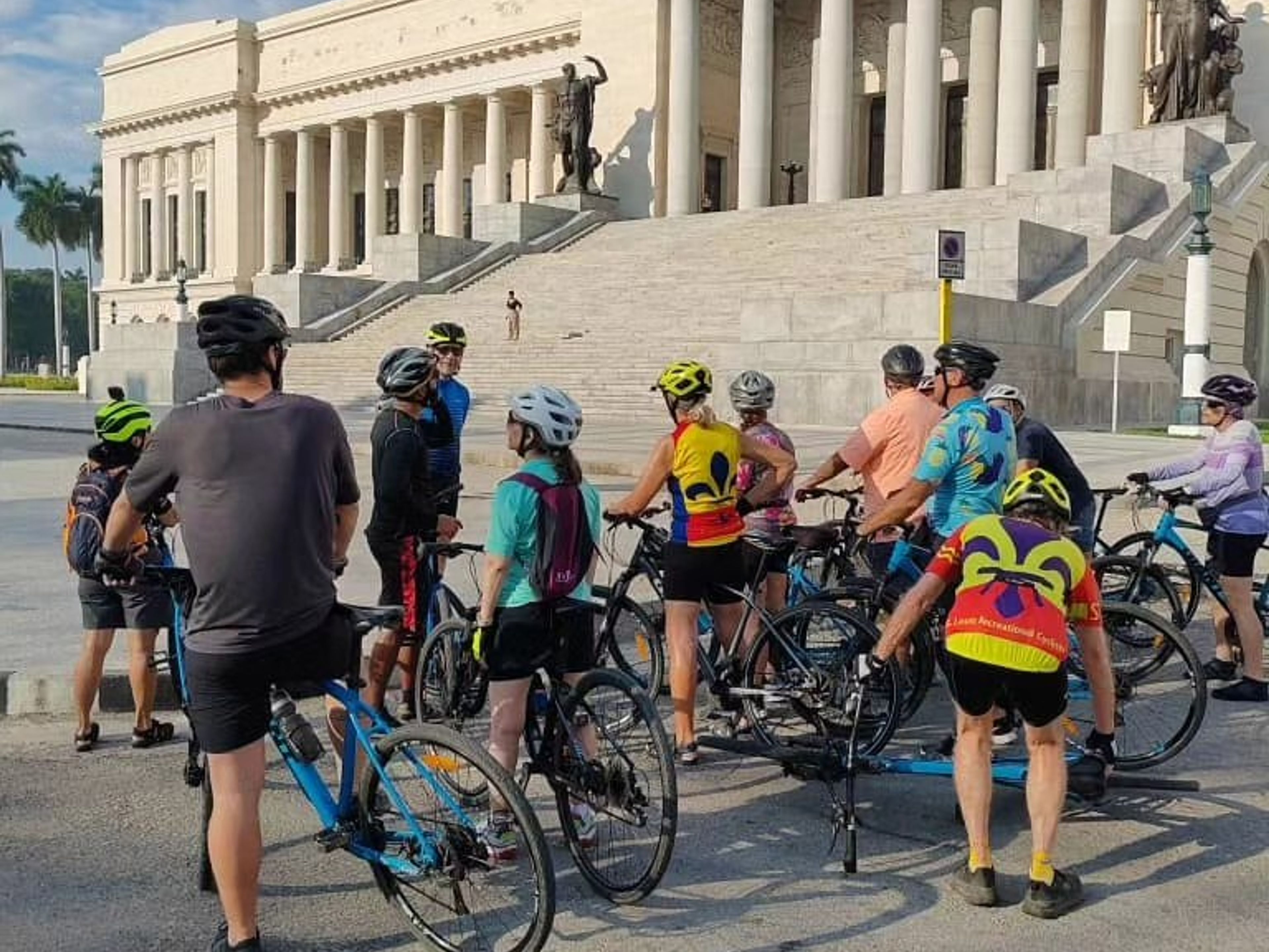 Tour à vélo "HAVANA BIKE SUNSET". "HAVANA BIKE SUNSET" Bike Tour, Havana, Cuba.