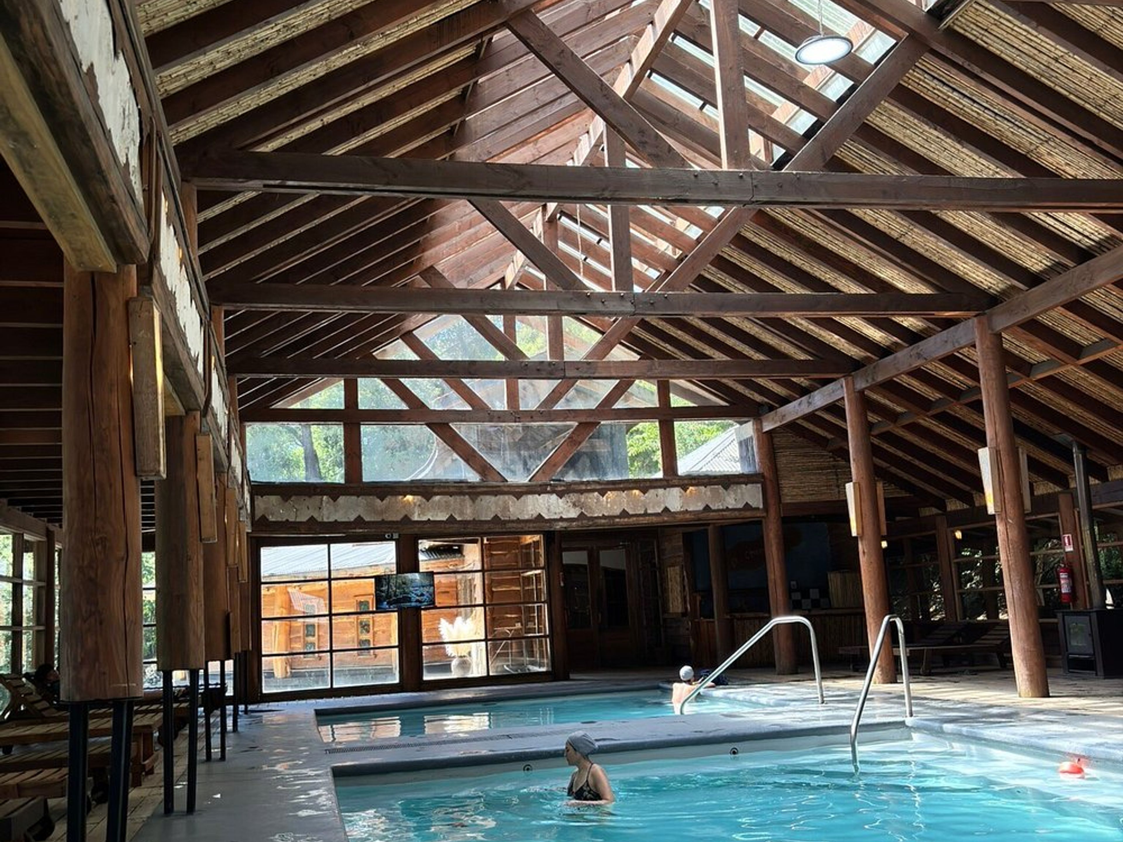 “MENETUE HOT SPRINGS" Tour. null